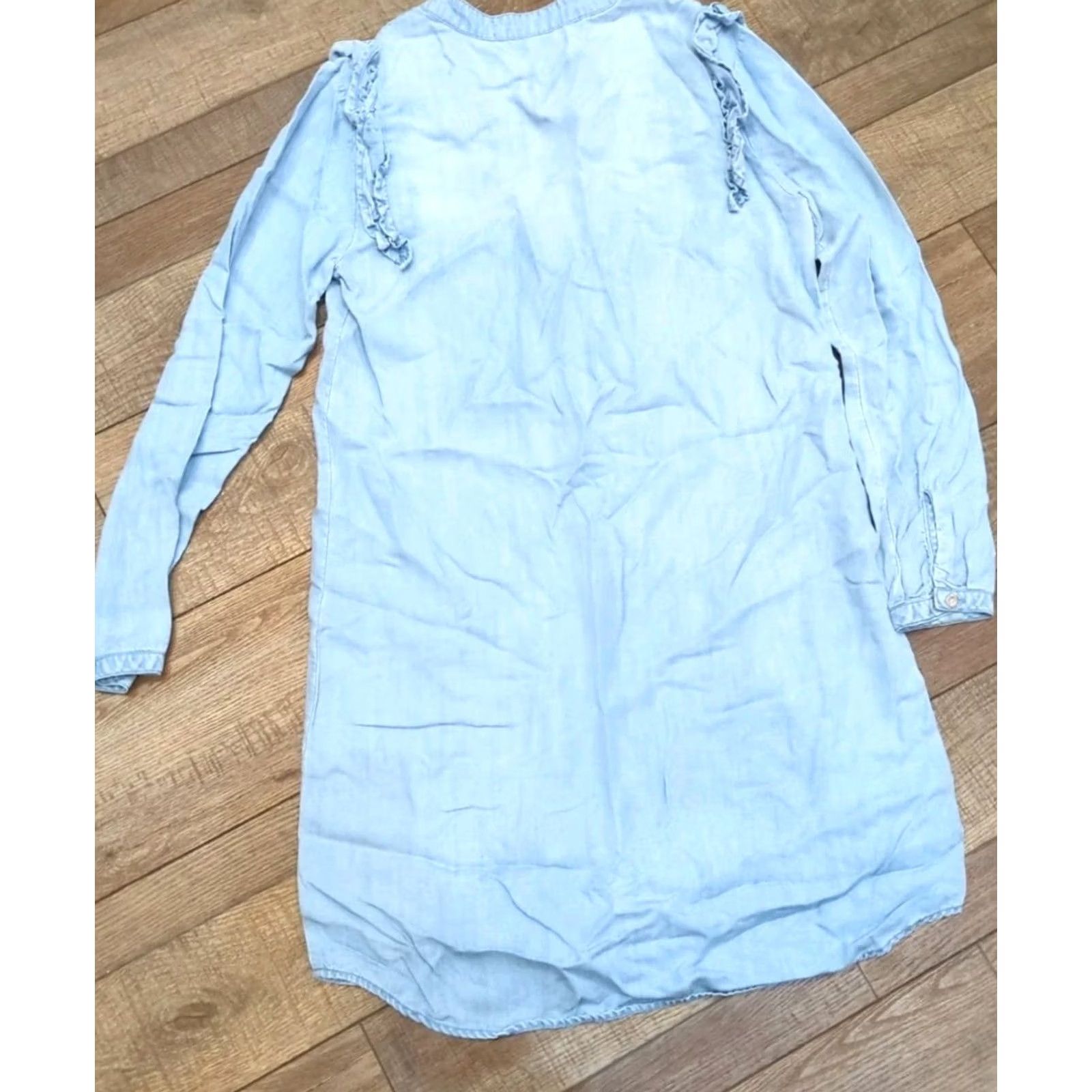 Anthropologie Cloth & Stone Anthropologie Shirt Chambray Blue Ruffle Tencel Balloon Sleeve V-Neck Knee Length Womens S Spring Casual Shirt Ladies Size S / US 4 / IT 40 - 4 Thumbnail
