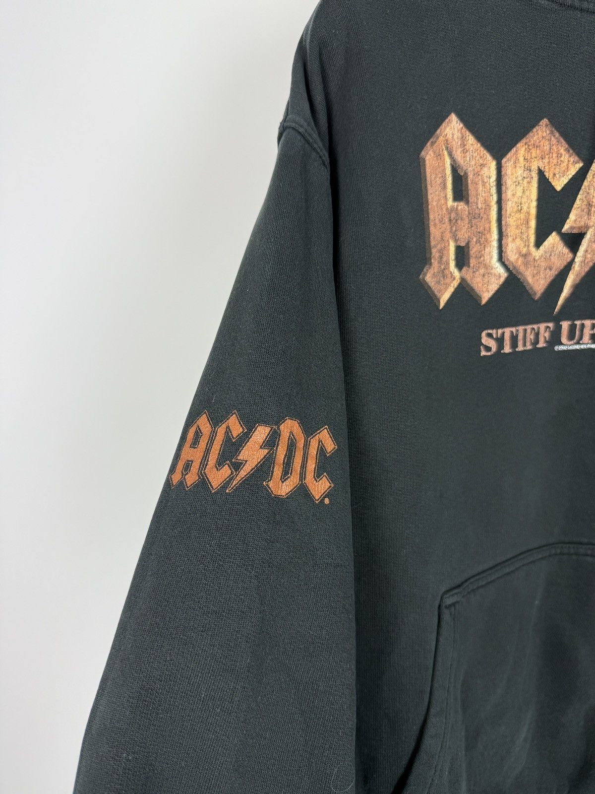 Band Tees 2000 Vintage Distressed AC/DC Stiff Upper Lip Boxy Hoodie Size US M / EU 48-50 / 2 - 6 Thumbnail