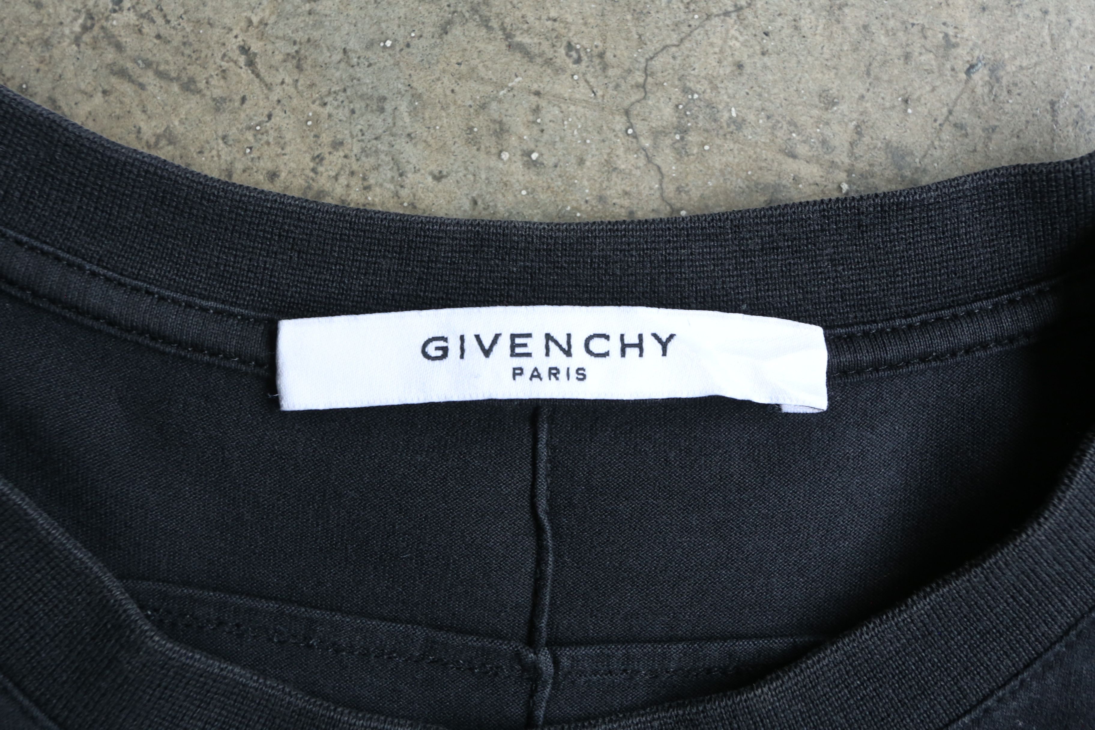 Givenchy Givenchy - Riccardo Tisci - F/W 17 - Shark Tee Size US L / EU 52-54 / 3 - 5 Thumbnail