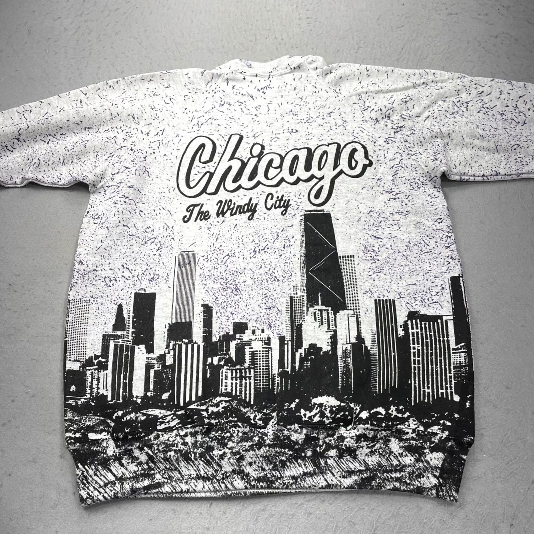 Vintage VINTAGE Chicago Sweatshirt Mens L Gray AOP Windy City Crewneck Paint 90s Size US L / EU 52-54 / 3 - 6 Thumbnail