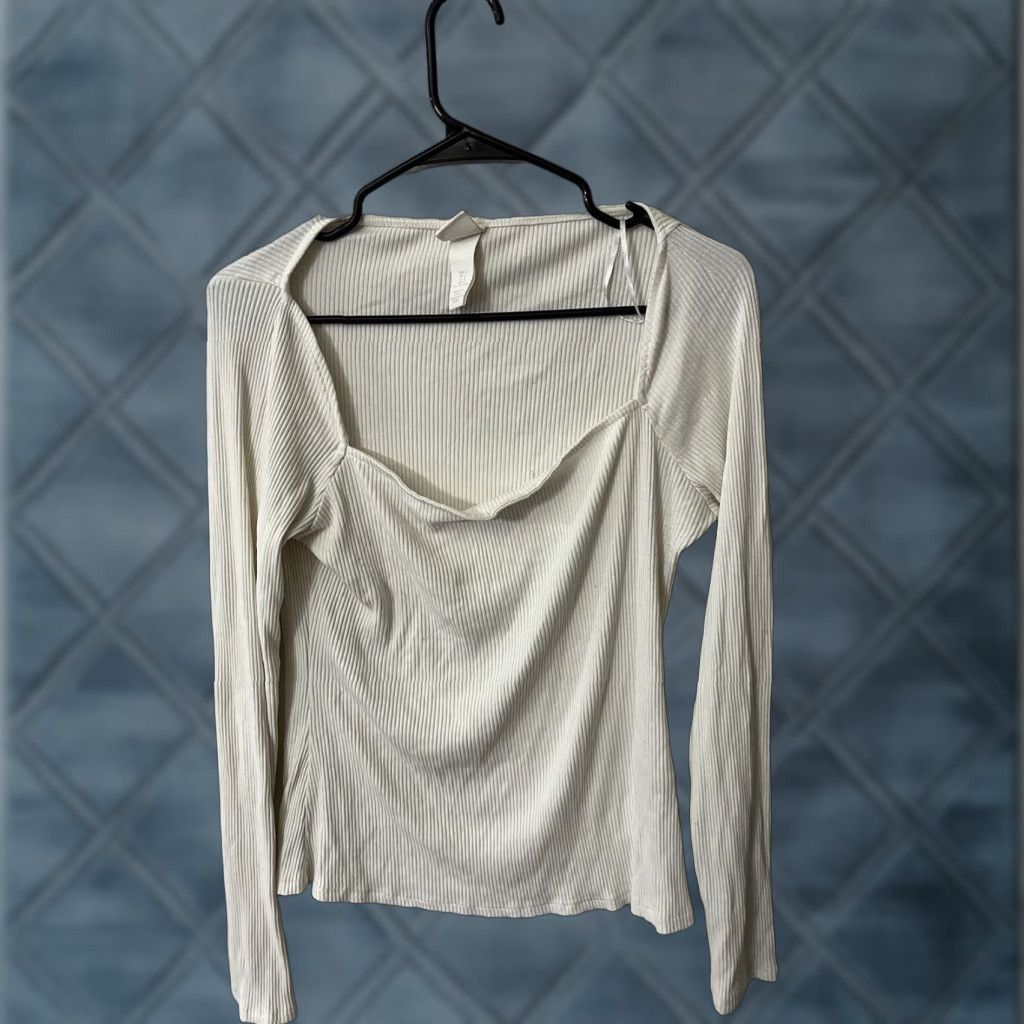 H&M H&M Women's Long Sleeve Ribbed Pullover Shirt Size Large Solid White Size L / US 10 / IT 46 - 1 Thumbnail