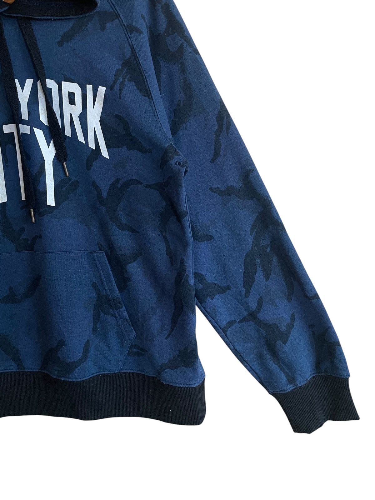 Number (N)ine Vintage Number Nine “New York City” Camouflage Hoodie 2000s Size US L / EU 52-54 / 3 - 5 Thumbnail