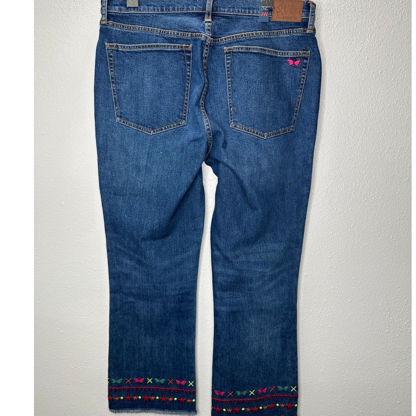 Johnny Was NWT Johnny Was Avery Cropped Baby Boot Mid Rise Slim Jean 32 Size 32" / US 10 / IT 46 - 12 Thumbnail