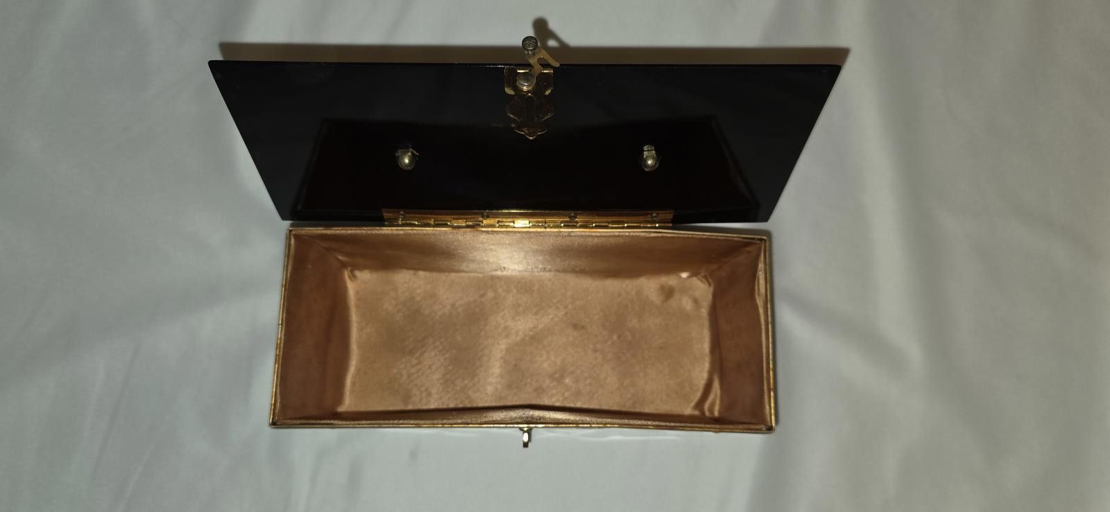 Unknown London Vintage Purse with Satin Interior Size ONE SIZE - 1 Preview