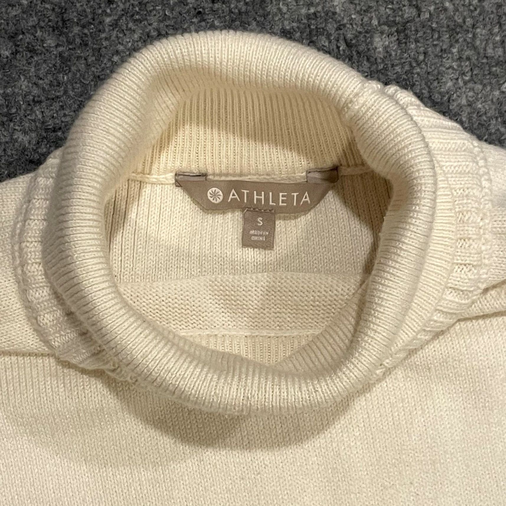 Athleta Athleta Sweater Womens S Turtleneck Ribbed Knit White Chevron Panel Raglan Sleeve Cream Merino Wool Polyester Spandex Size S / US 4 / IT 40 - 4 Thumbnail