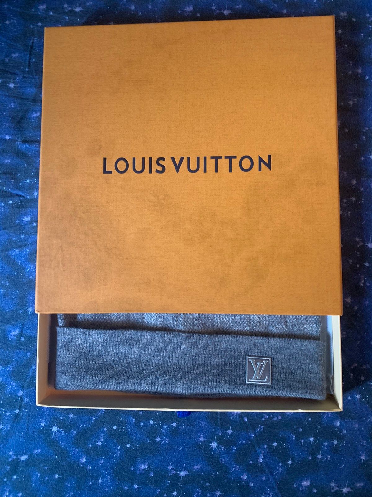 Louis Vuitton Beanie Gently Worn One Size Grey/