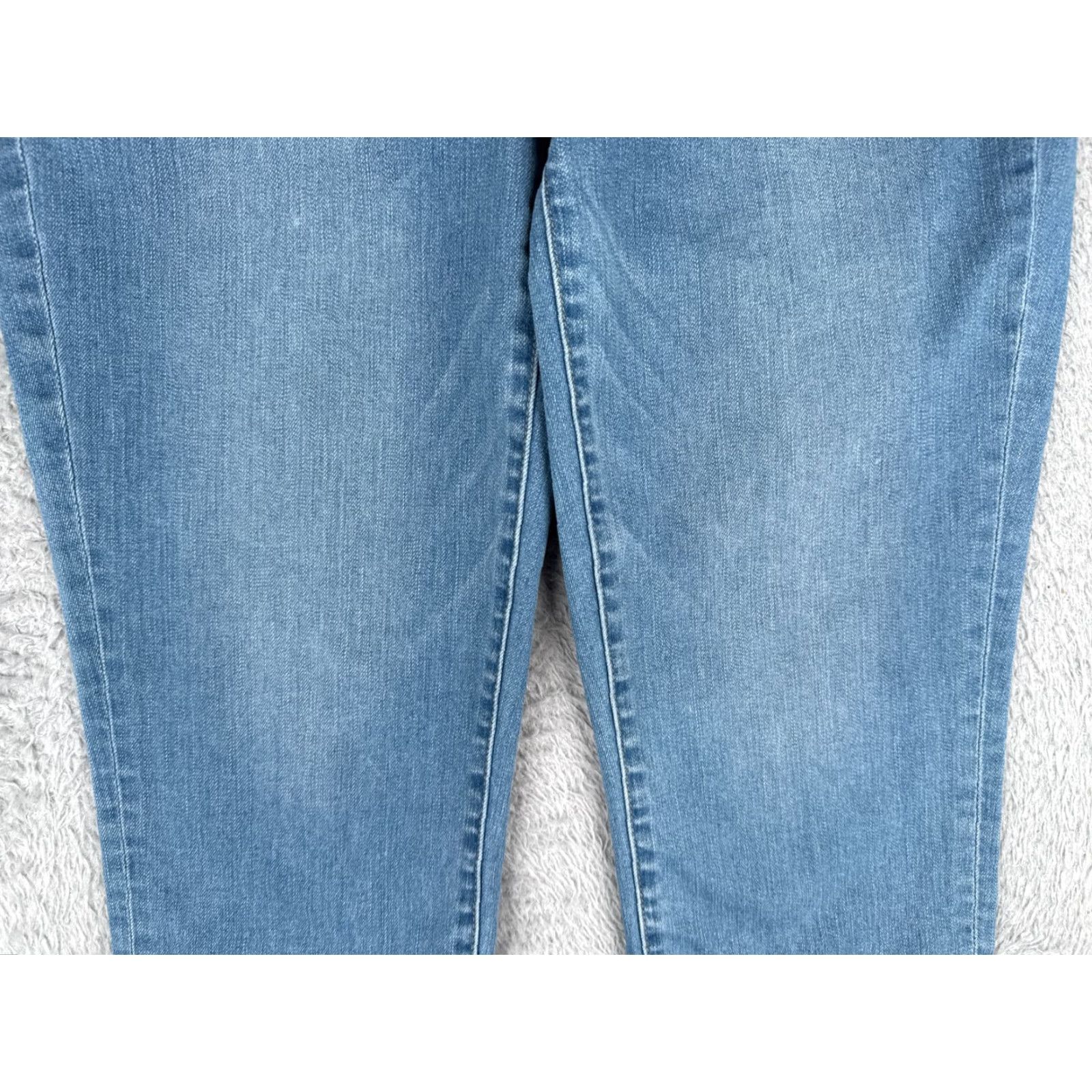 Talbots Talbots Jeans Women 8 Capris Denim Mid Rise Blue Cotton Blend 30x18 5-Pocket Design Womens Size 30" / US 8 / IT 44 - 3 Thumbnail