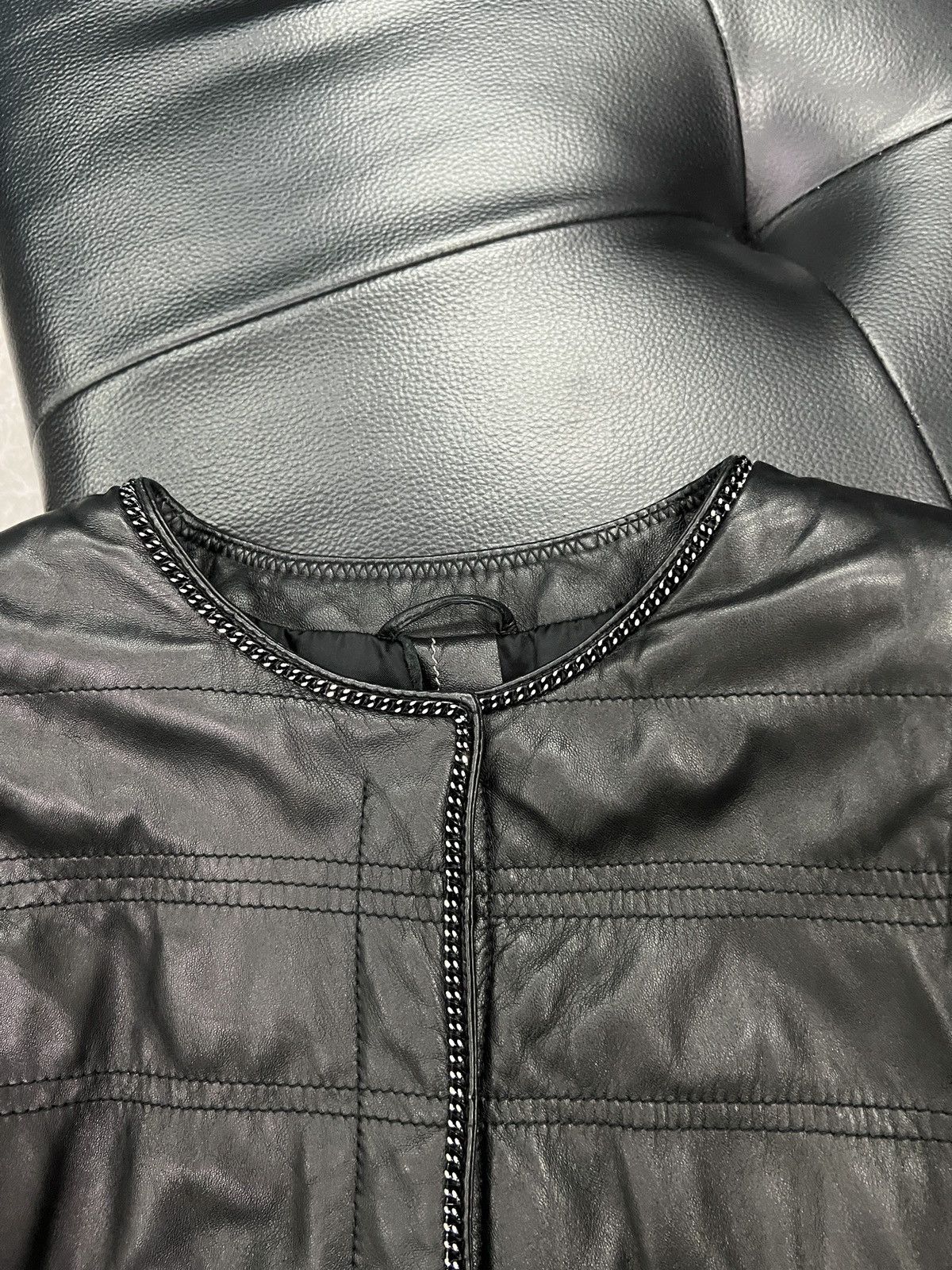 Patrizia Pepe Patrizia Pepe Lamb Leather Chain Button Shoulder Pad Jacket Size US S / EU 44-46 / 1 - 6 Thumbnail
