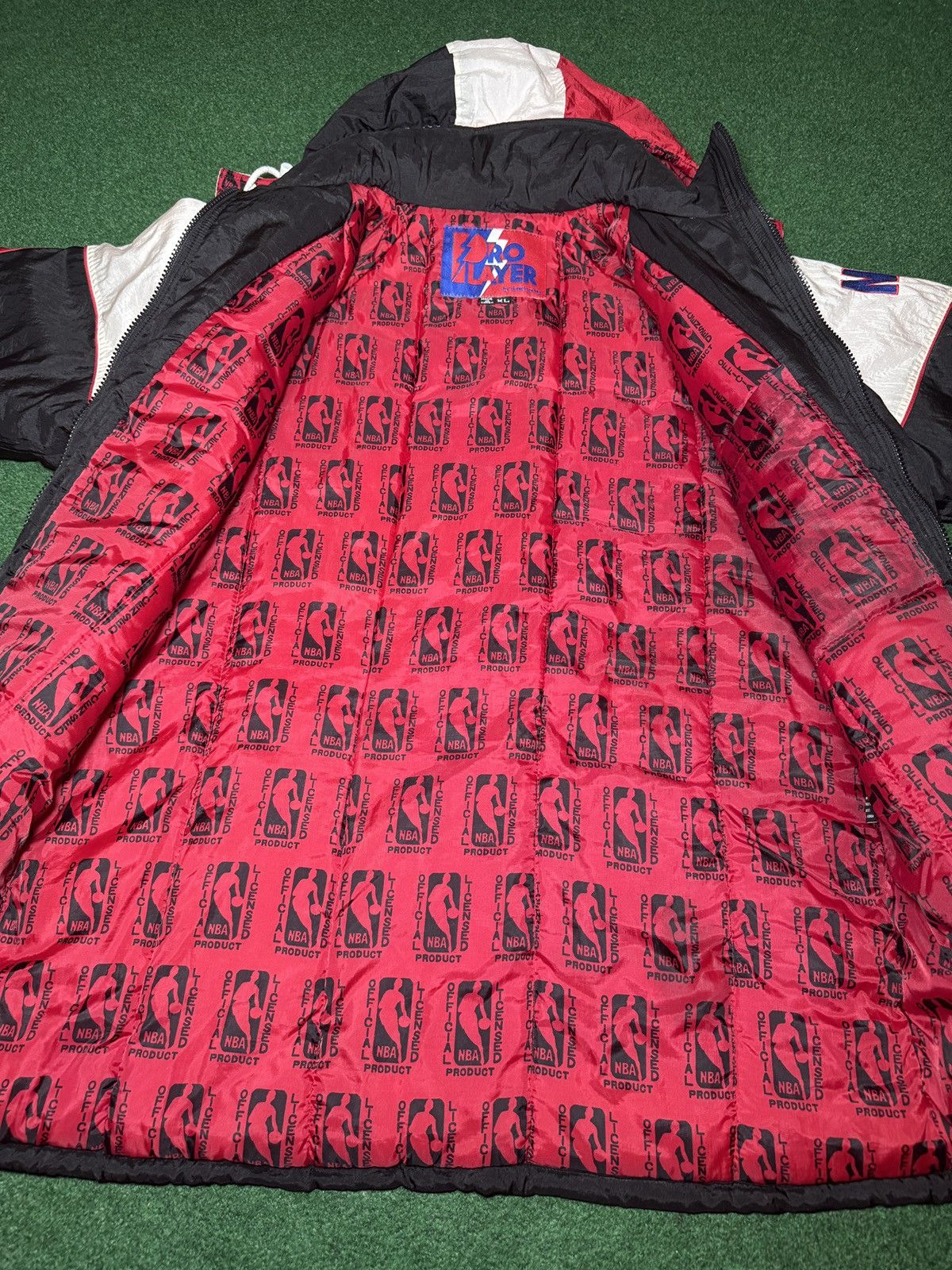 Pro Player 90s Chicago Bulls INSANE Pro Player Puffer Long XL Jacket Size US XL / EU 56 / 4 - 7 Thumbnail