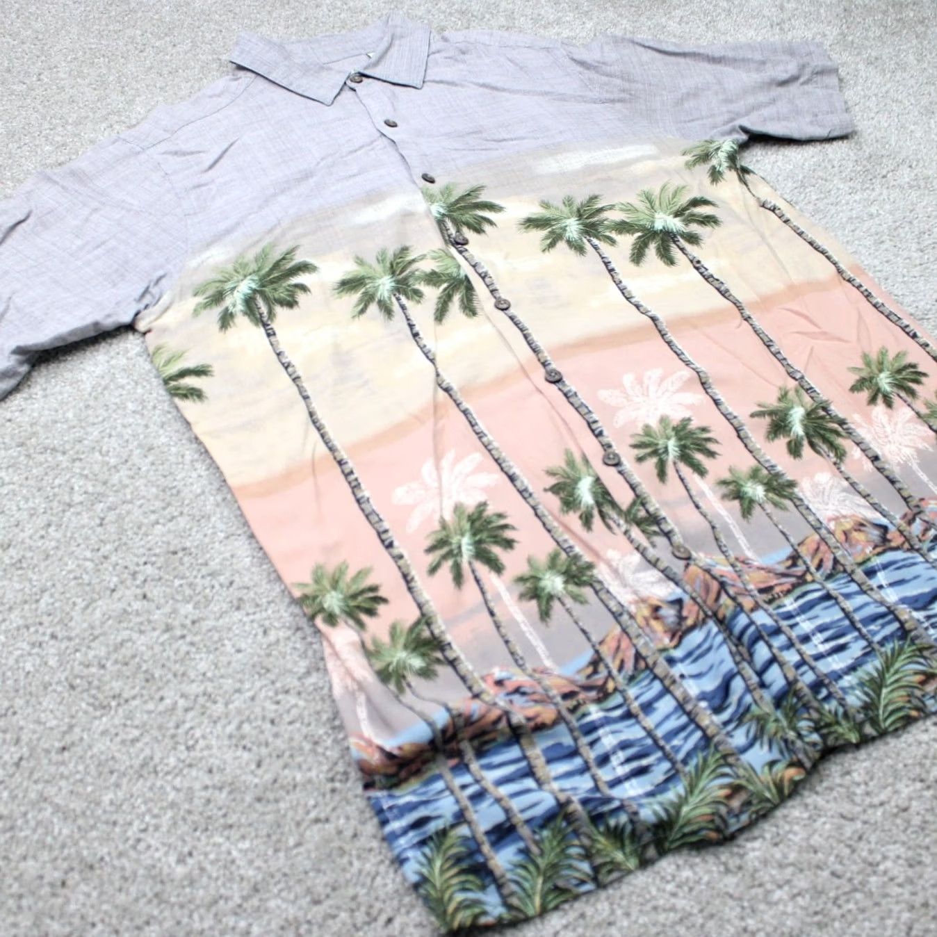 Vintage Batik Bay Shirt Mens LT Large - Tall Gray Hawaiian 100% Rayon Short Sleeve Button-Up Dress Shirt Size US L / EU 52-54 / 3 - 4 Thumbnail