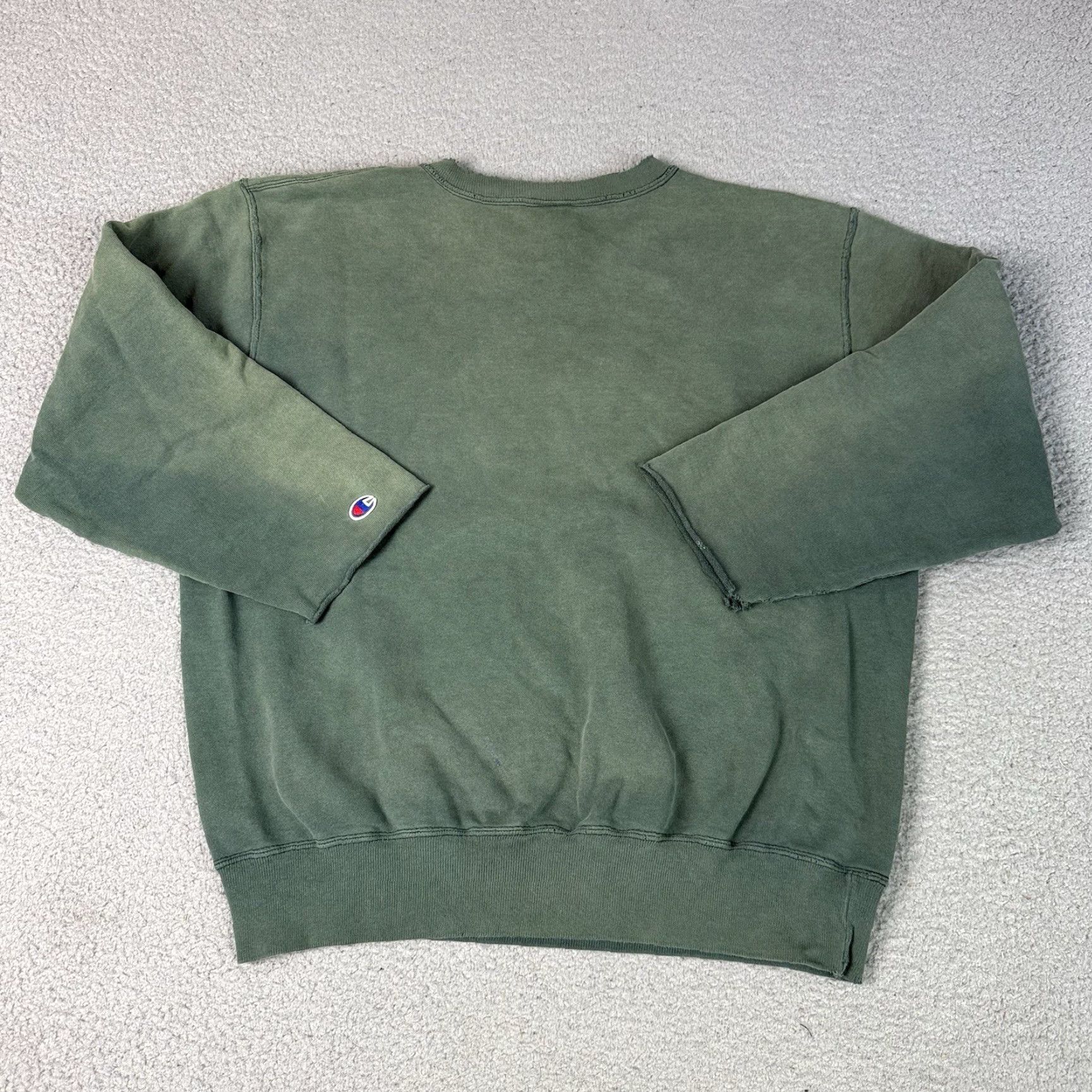 Champion VINTAGE Champion Sweatshirt Adult L Green Sun Faded Distressed Script Rare L Mens Sweatshirt Size US L / EU 52-54 / 3 - 5 Thumbnail
