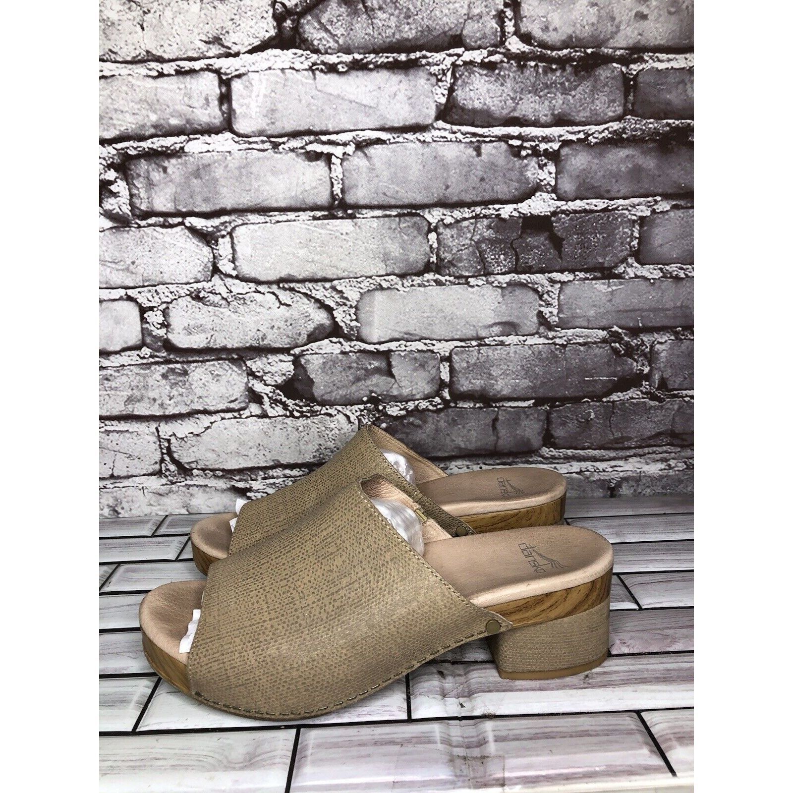 Other Dansko Maci Taupe Textured Beige Tan Leather Heel Sandals Wo Size US 9.5 / IT 39.5 - 3 Thumbnail