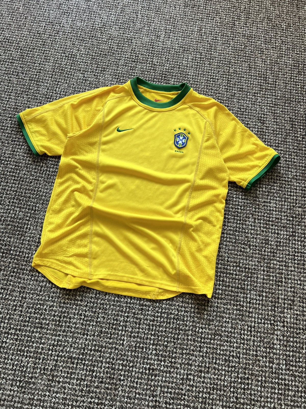 Nike Brazil 2000 Nike Vintage Y2k Streetwear Style Football Shirt Size US S / EU 44-46 / 1 - 3 Thumbnail
