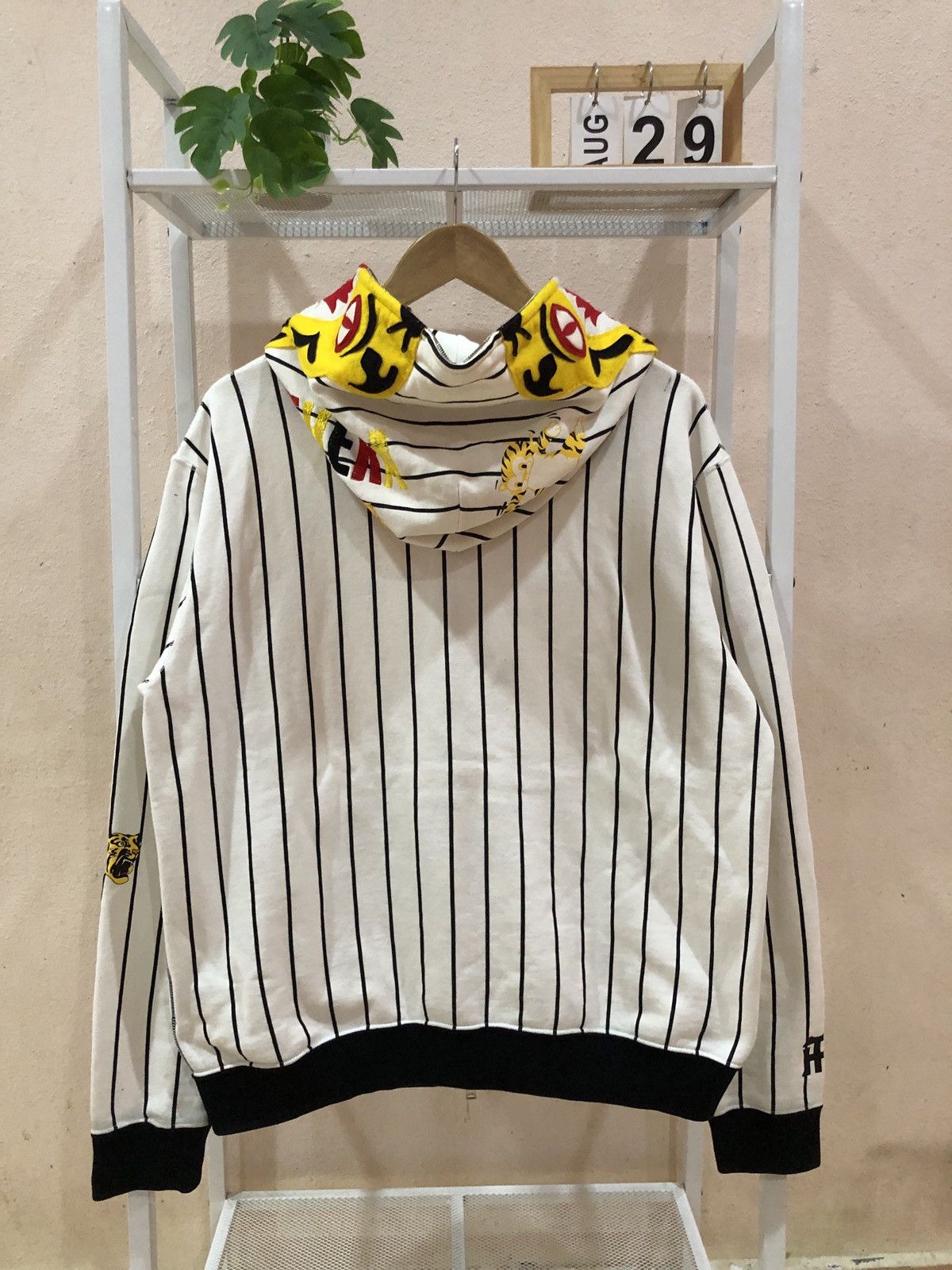 Bape BAPE JAPAN Limited Hanshin Tigers Tiger Full Zip Hoodie Size US M / EU 48-50 / 2 - 2 Thumbnail