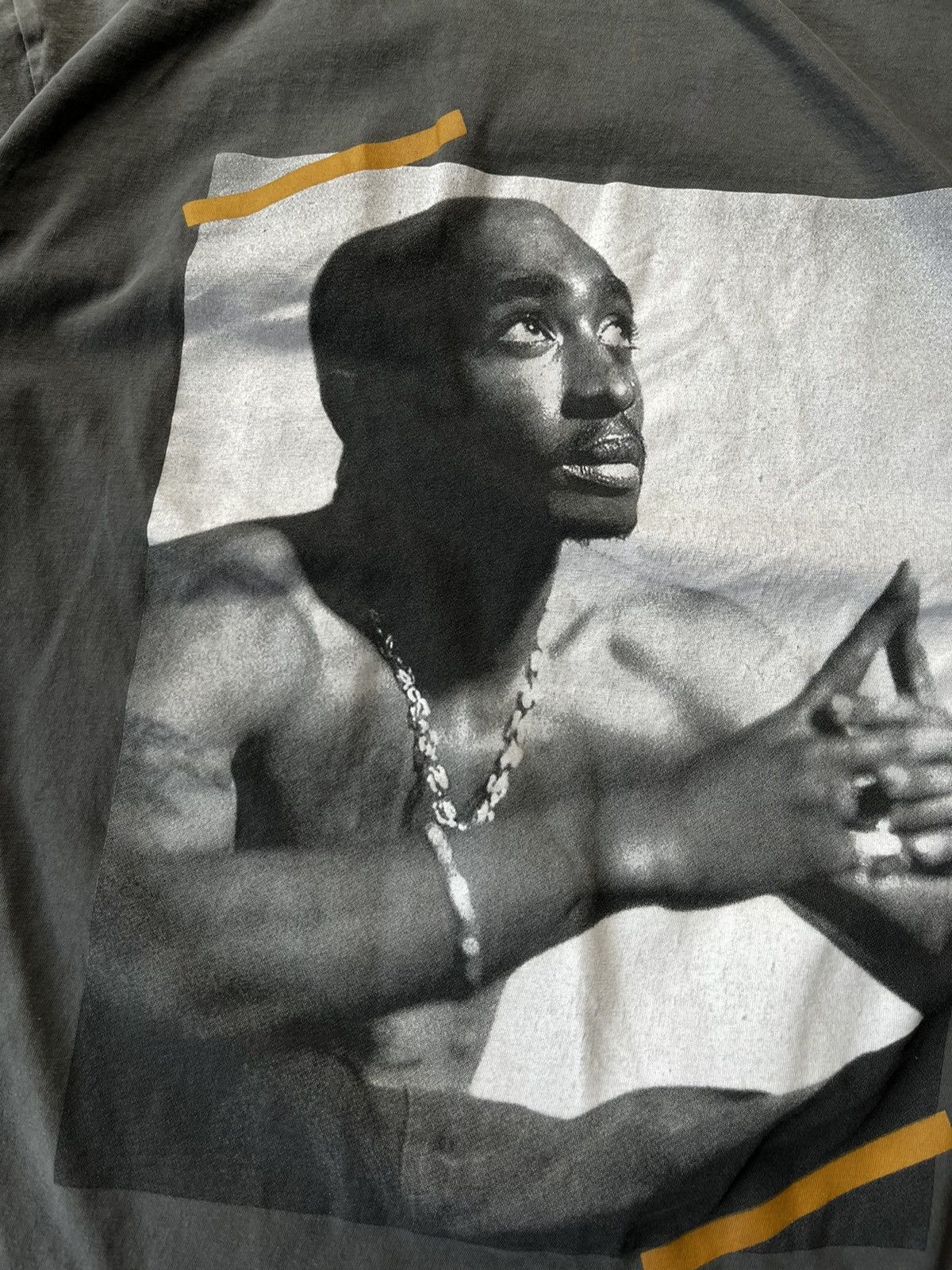 Band Tees Rare Mens 2Pac Vintage T-Shirt Size S Y2K Size US S / EU 44-46 / 1 - 13 Thumbnail