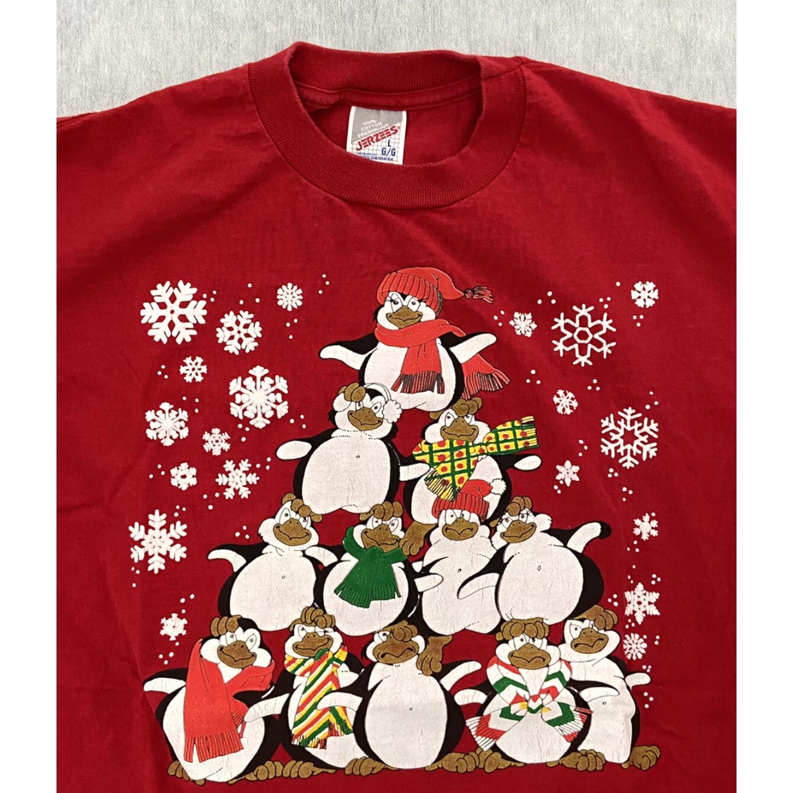 Jerzees VINTAGE Jerzees 90s Christmas Shirt Adult Large Red Penguins Slim Fit Mens T-Shirt Size US L / EU 52-54 / 3 - 3 Thumbnail