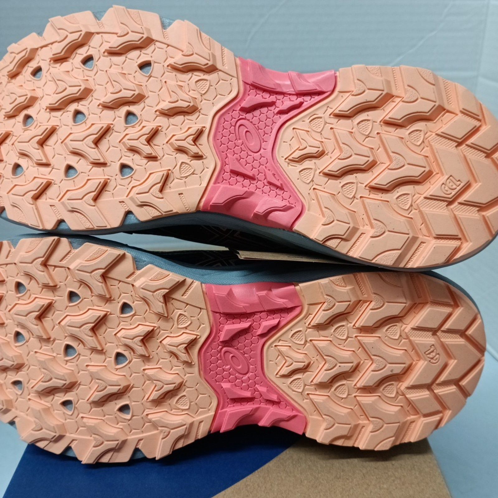 Asics Size 6- ASICS Gel Venture 9 Black Summer Dune Women’s Size US 6 / IT 36 - 7 Thumbnail