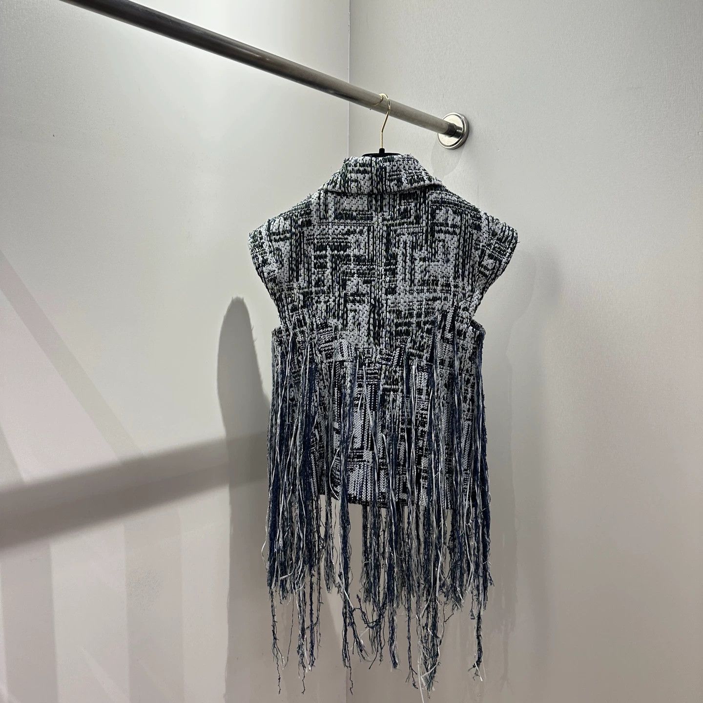 Chanel Chanel may284 Waterfall tweed fringe vest 34 Cotton Size XS / US 0-2 / IT 36-38 - 2 Thumbnail