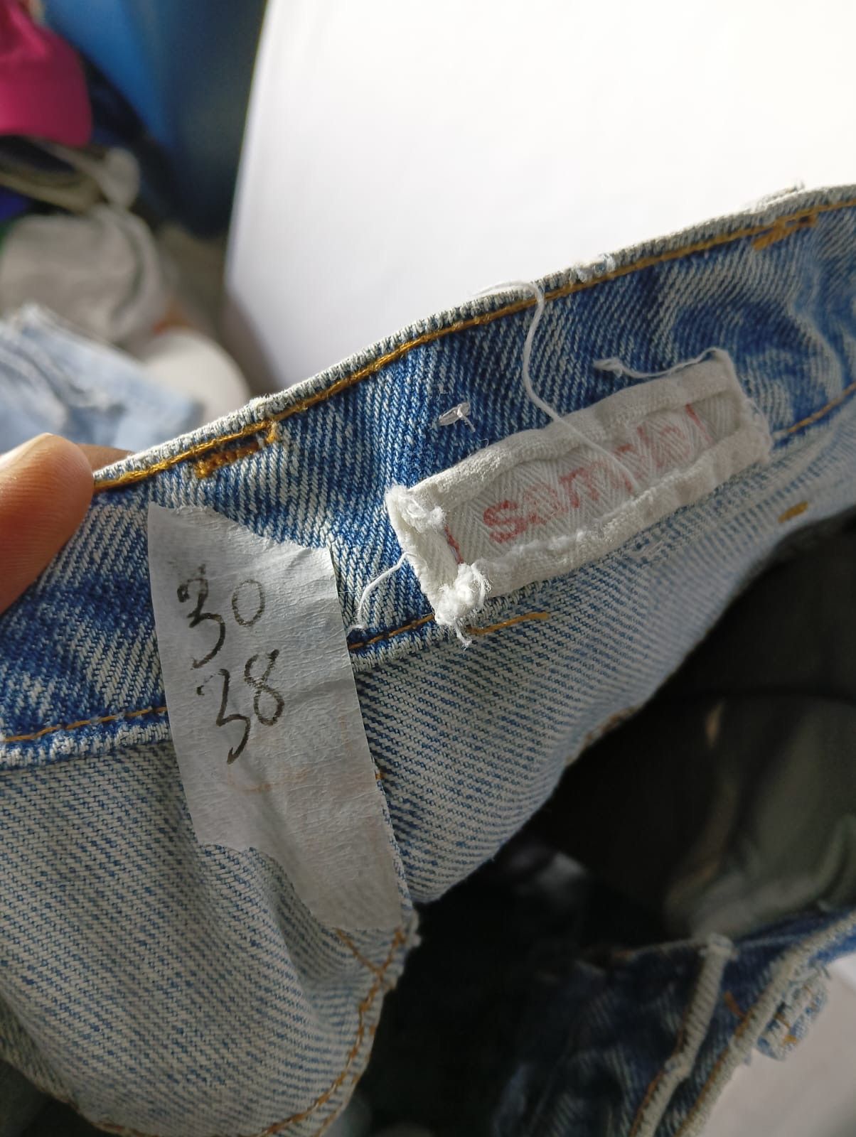 Levi's Vintage Clothing Vintage distressed Levis Size 30 orange tab Size US 30 / EU 46 - 10 Thumbnail