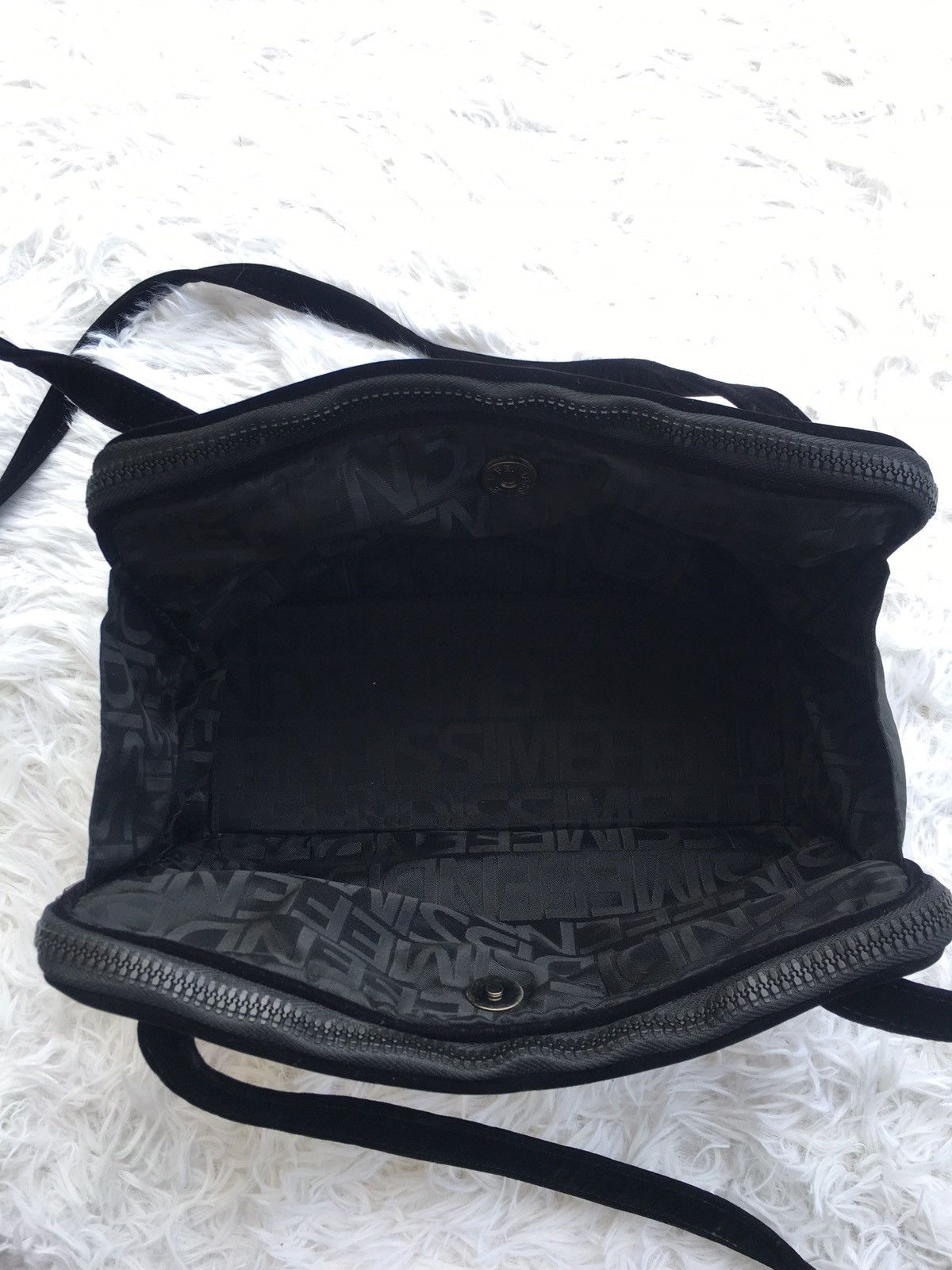 Fendi Rare Vintage Fendissme Shoulder Bag Size ONE SIZE - 11 Thumbnail