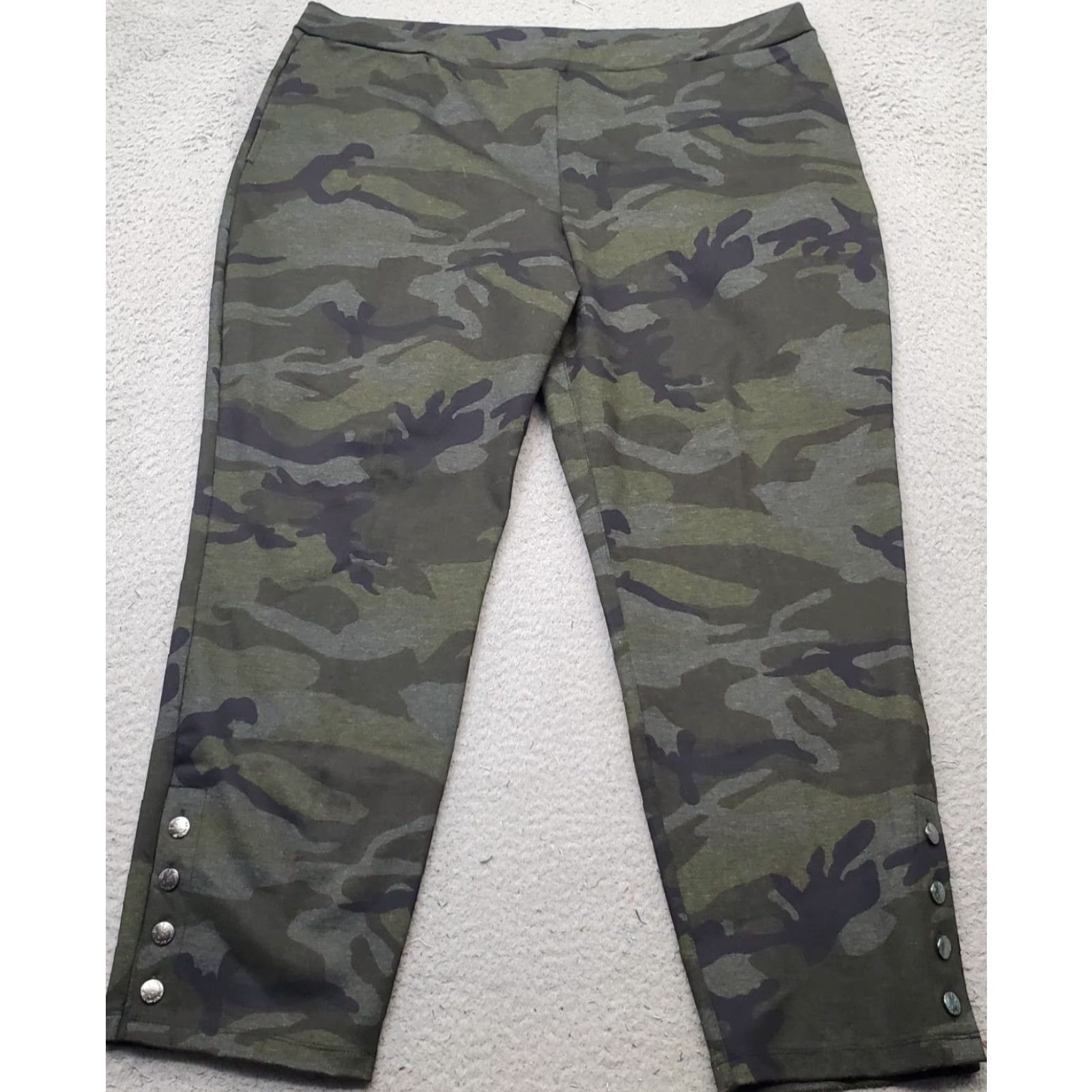 Vintage Susan Graver Pants Womens XL Multi Camouflage Ankle Button Straight Leg Pull On Size 40" / US 18 - 2 Thumbnail