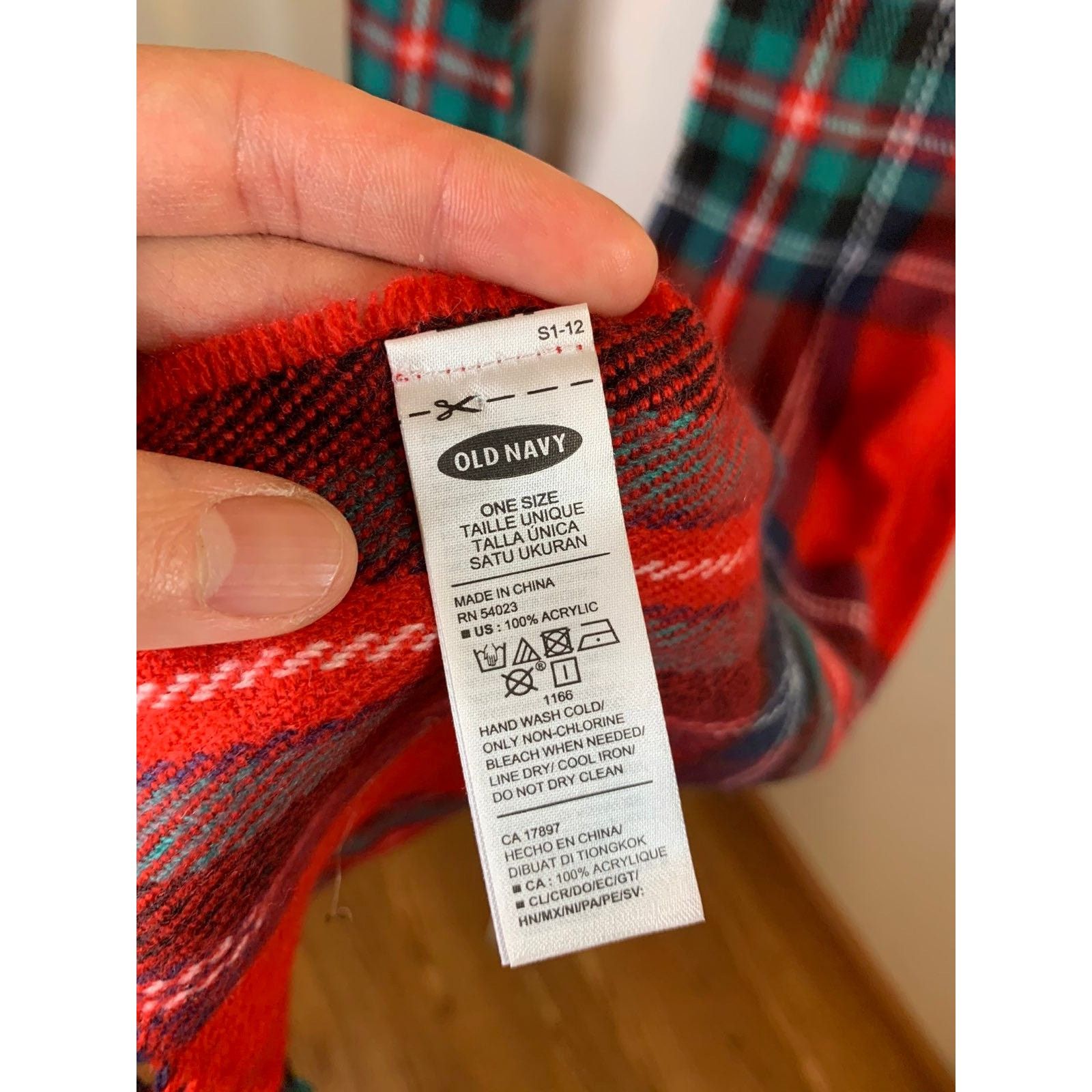 Old Navy Old Navy Red Plaid Scarf Size ONE SIZE - 4 Thumbnail