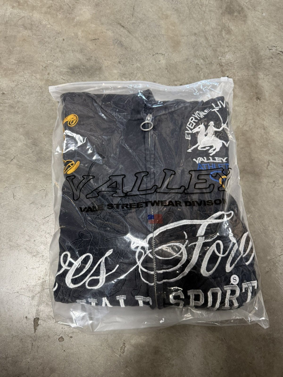 Vale Vale Forever Blackrock Zip Up Hoodie Size US S / EU 44-46 / 1 - 7 Thumbnail