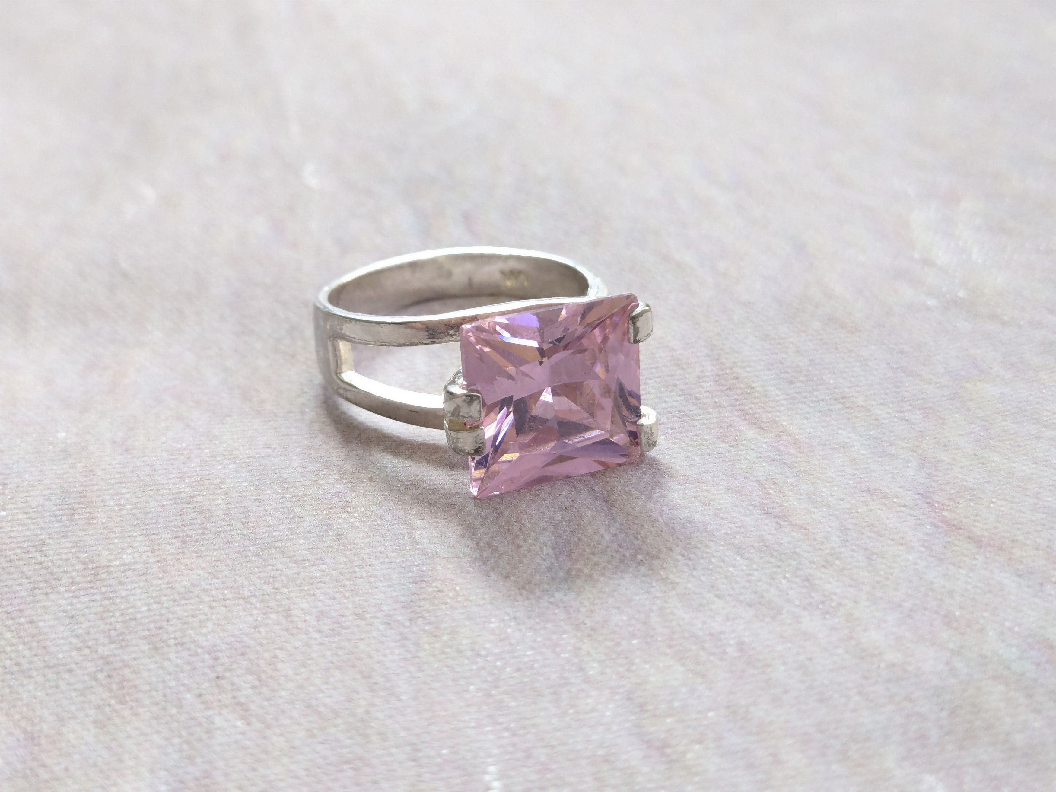Jewelry × Vintage Vintage Sterling Silver Ring Pink CZ 8.5 Modern Square Size ONE SIZE - 1 Thumbnail