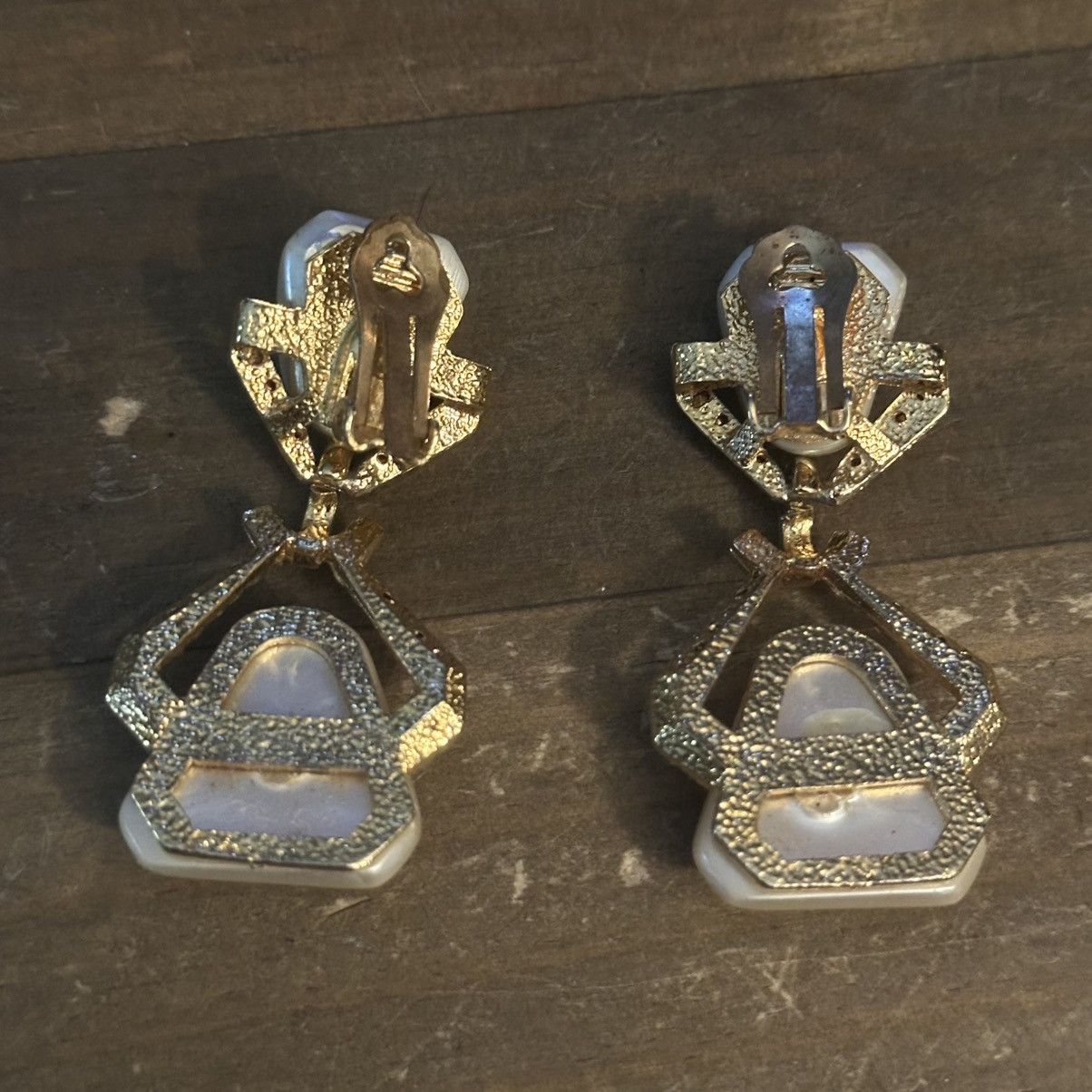 Vintage Vintage large faux pearl & rhinestone clip on dangle earring Size ONE SIZE - 4 Thumbnail
