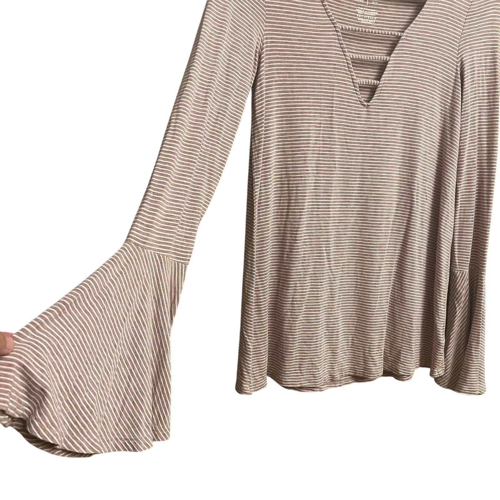 American Eagle Outfitters Vintage American Eagle Soft & Sexy Bell Sleeve Top Size XS Size XS / US 0-2 / IT 36-38 - 5 Thumbnail