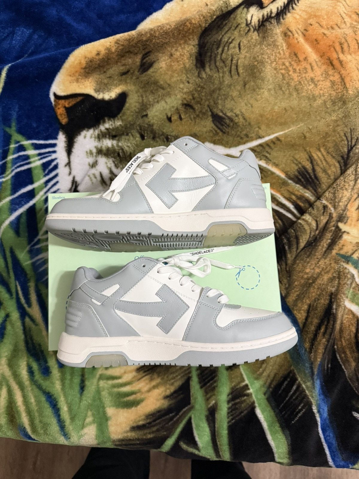 Off-White Off white out of office Size US 10.5 / EU 43-44 - 2 Thumbnail