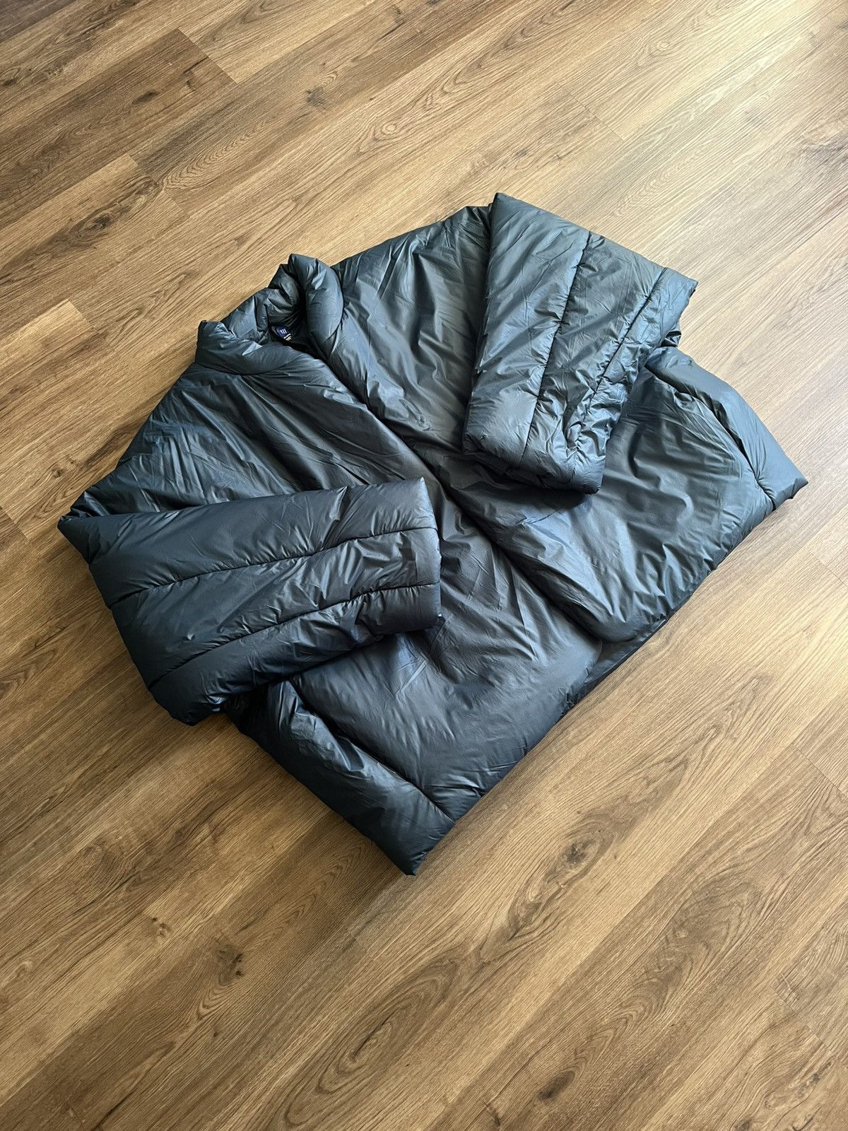 Balenciaga × Gap × Yeezy Yeezy Gap Round Jacket Dark Blue Size XL (Japan Exclusive) Size US XL / EU 56 / 4 - 1 Thumbnail