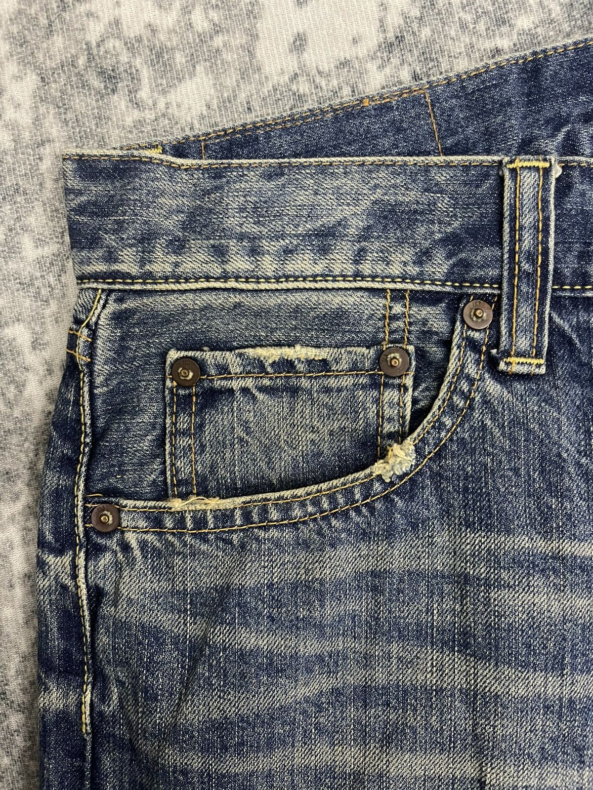 Uniqlo Vtg Uniqlo UJ S004 Loose Fit Straight Blue Washed Denim s5 Size US 31 - 4 Thumbnail