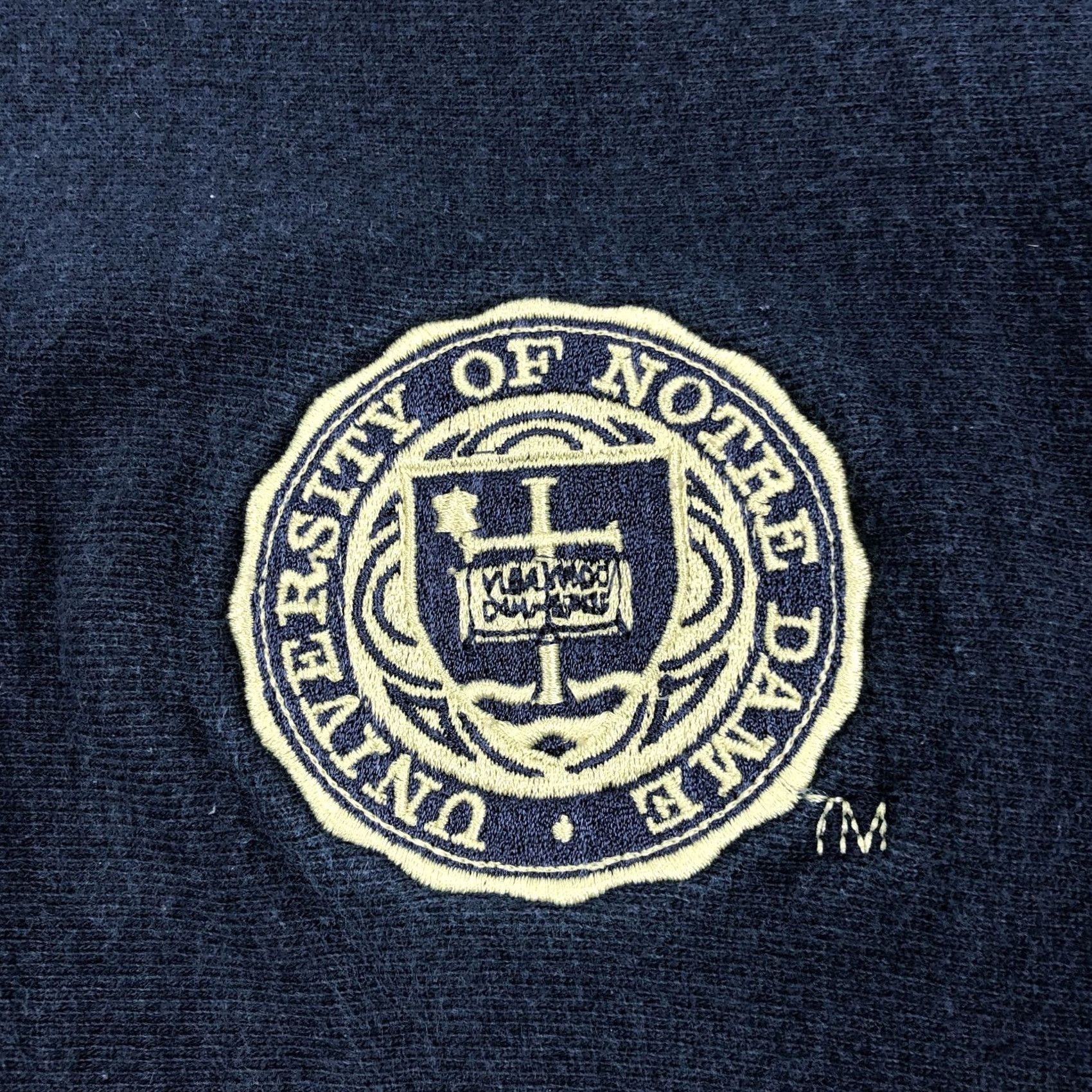 Champion VINTAGE Champion Reverse Weave Notre Dame Sweatshirt Men's L Crew Neck Navy Blue Embroidered Logo Text Patch Ribbed Cuffs Pockets Size US L / EU 52-54 / 3 - 6 Thumbnail