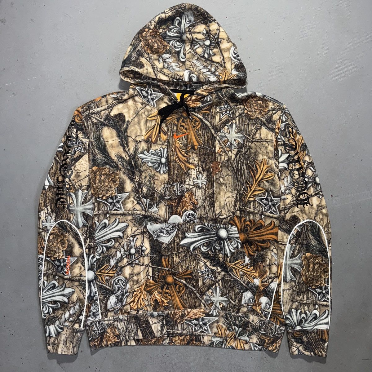 Chrome Hearts × NOCTA × Nike Chrome Hearts - Nocta - Horseshoe Realtree Camo Hoodie - LRG Size US L / EU 52-54 / 3 - 10 Thumbnail