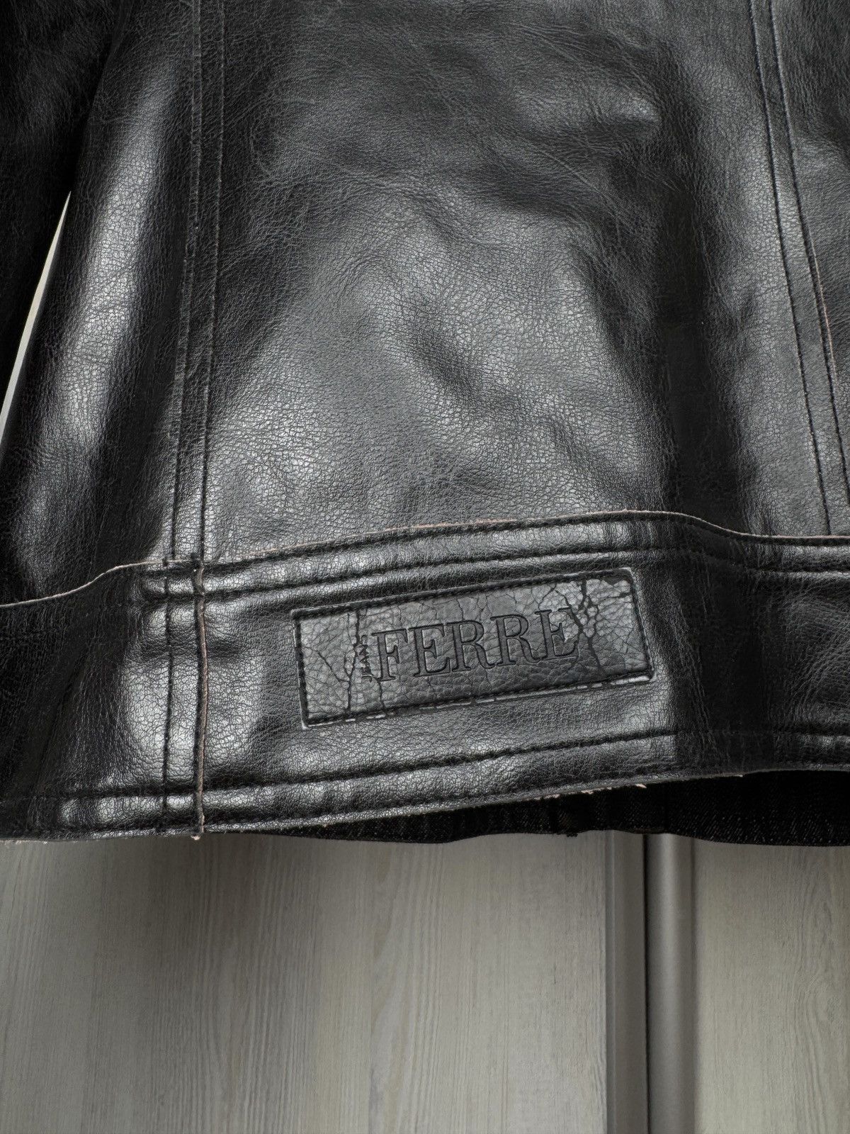 Ferre GF Ferre Jeans black faux leather bomber jacket size L Size US L / EU 52-54 / 3 - 9 Thumbnail