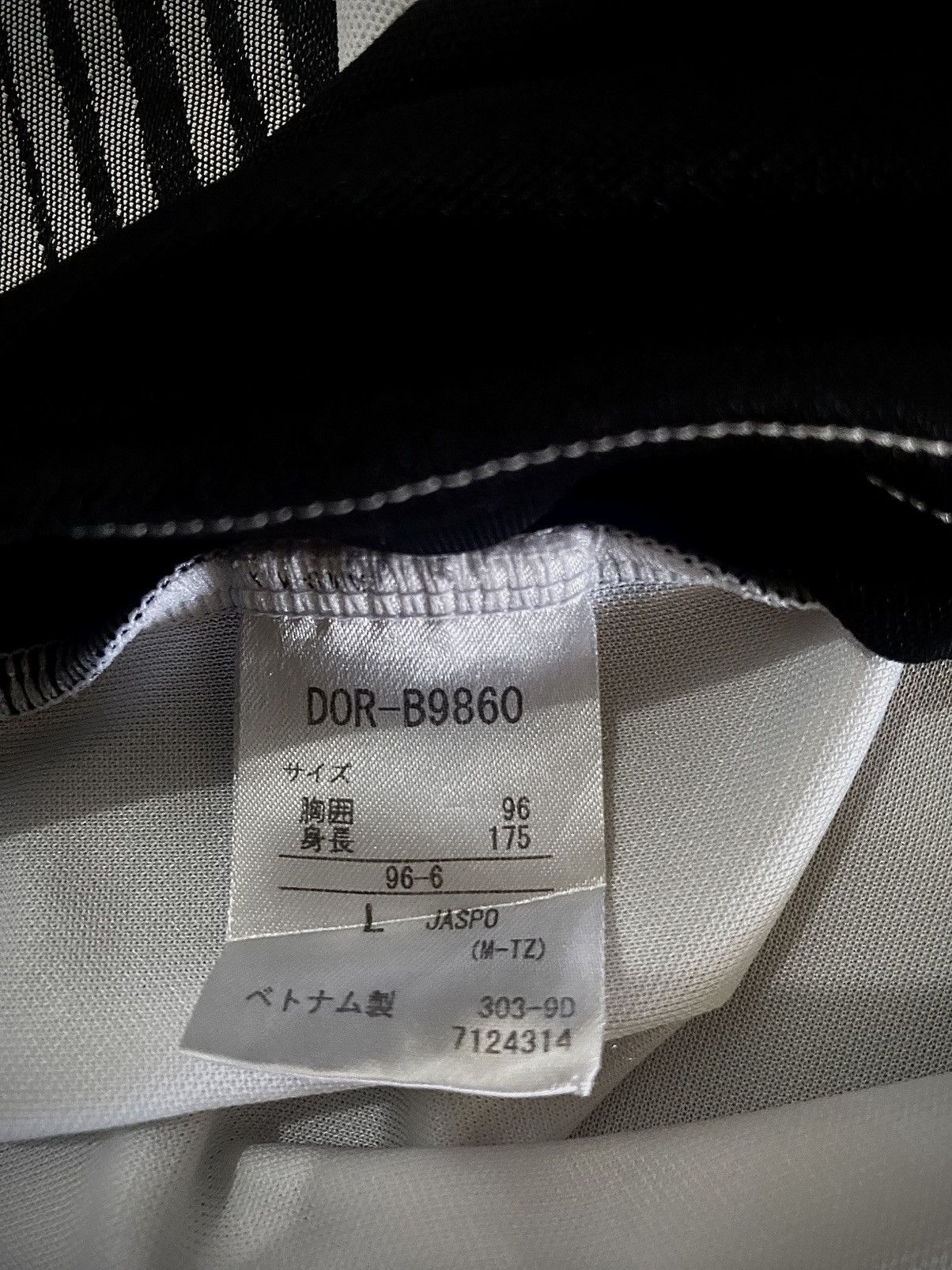Descente Vintage Descente Sports Magic–All Japan Championship Edition Size US L / EU 52-54 / 3 - 10 Thumbnail