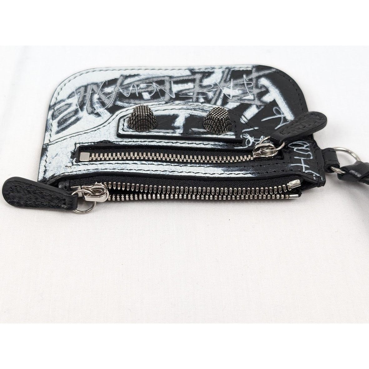 Balenciaga o1rshd1 Size: OS / Grafitti Zip Pouch in Multicolor Size ONE SIZE - 8 Thumbnail