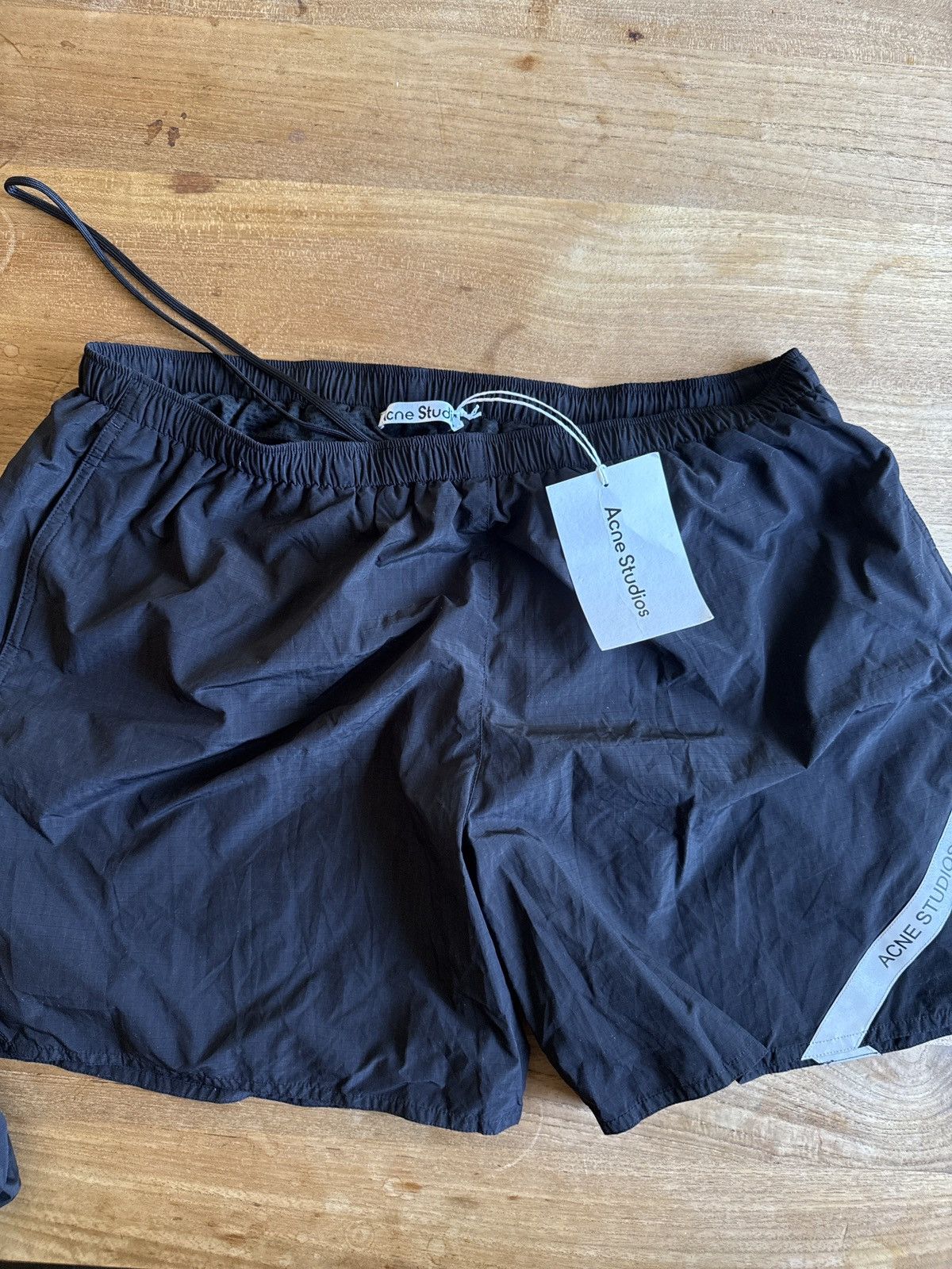Acne Studios Acne Studios Reflective Logo Swim Shorts Size US 34 / EU 50 - 2 Thumbnail