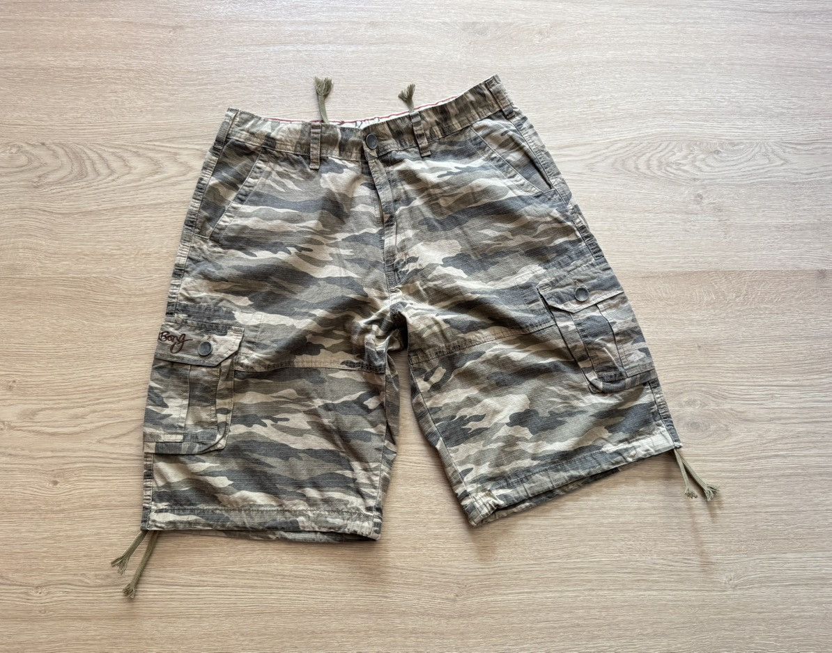 Vintage 00’s Billabong y2k Baggy Camo Cargo Shorts