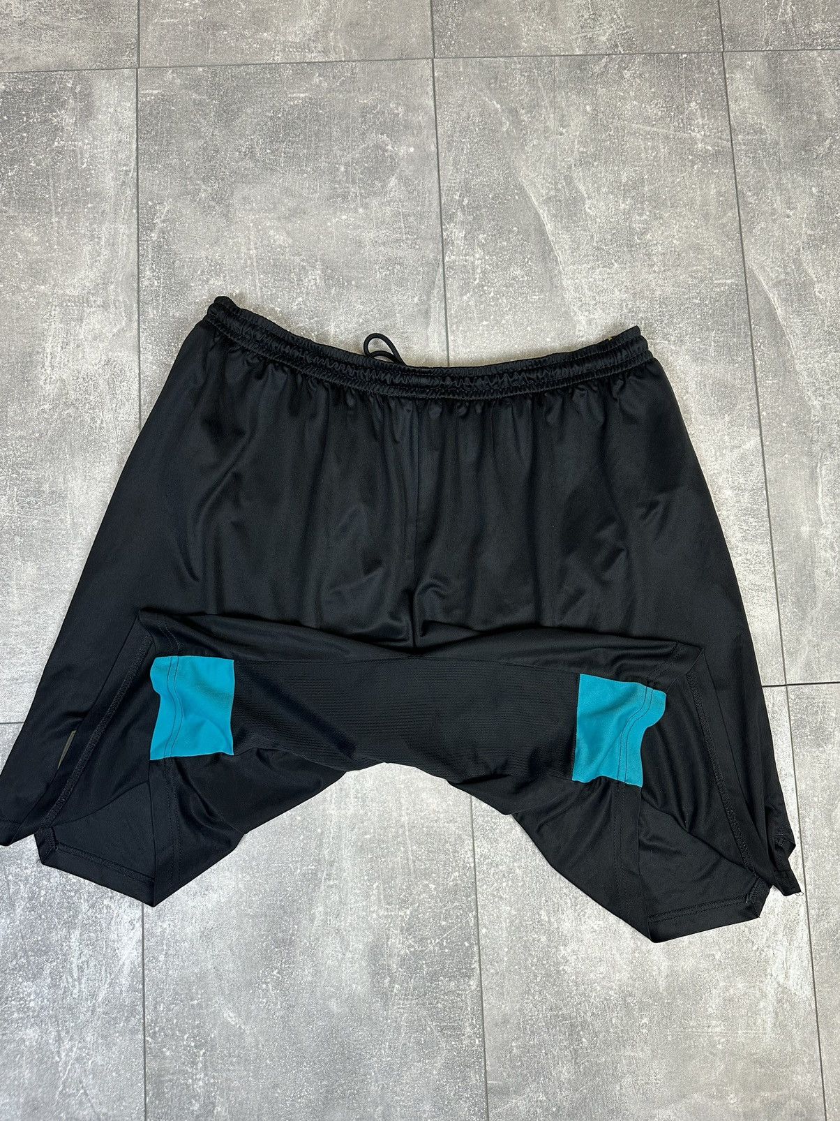 Puma Men’s vintage Puma Arsenal soccer shorts Size US 36 / EU 52 - 2 Thumbnail