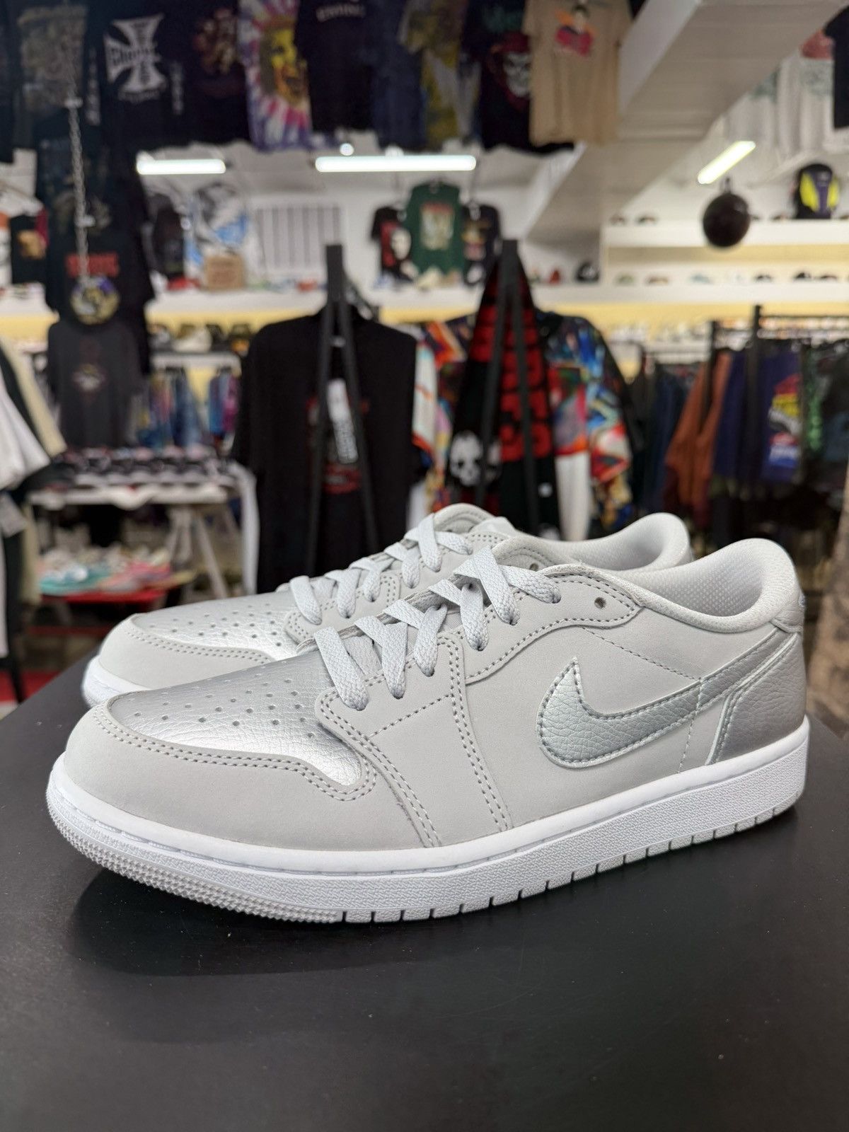 Jordan Brand Jordan 1 Low Metallic Silver Size 9 (2024) Size US 9 / EU 42 - 1 Thumbnail