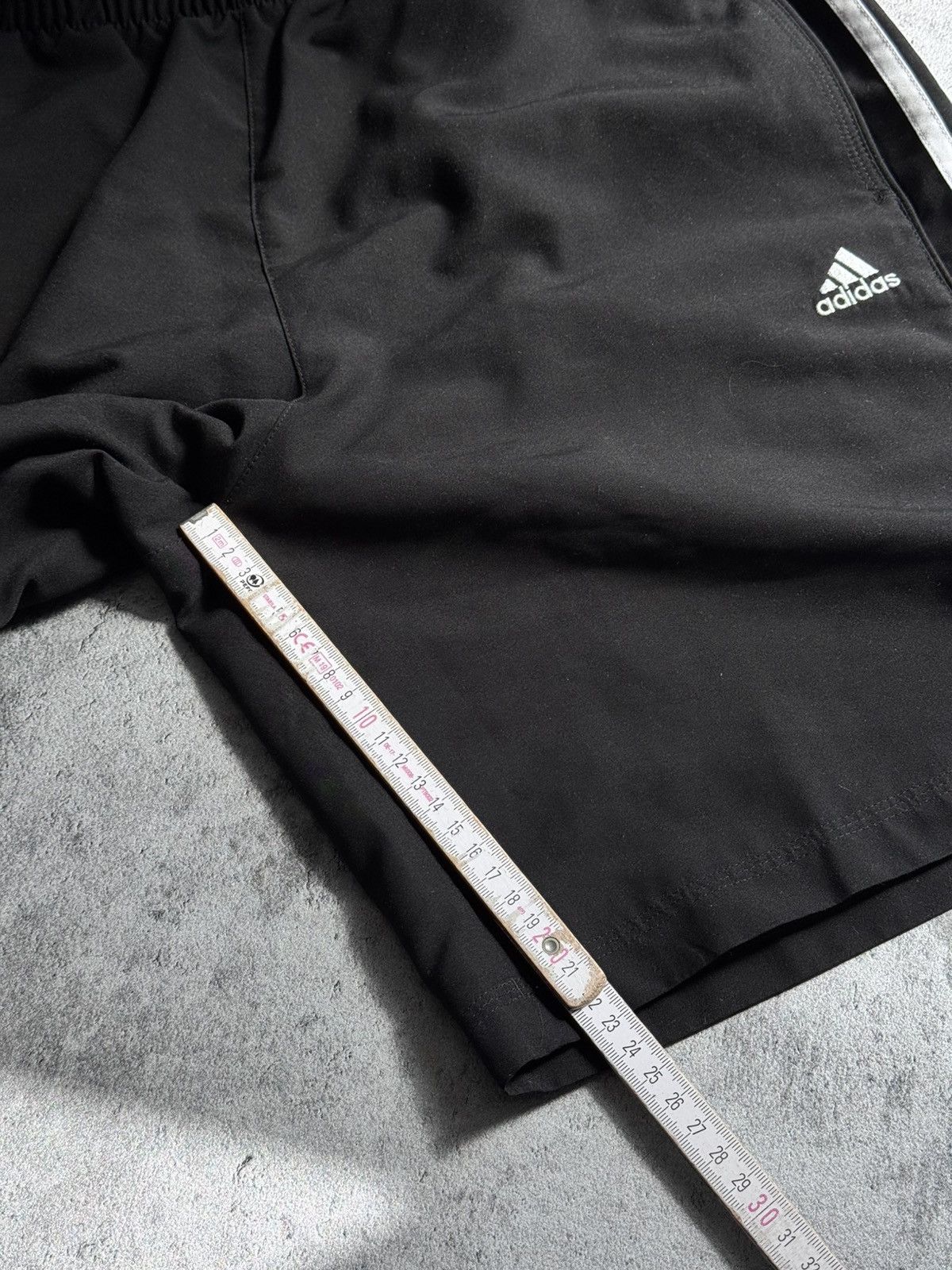 Adidas × Vintage Vintage Y2K Adidas Pinterest Shorts Streetwear 90s Size US 32 / EU 48 - 24 Thumbnail