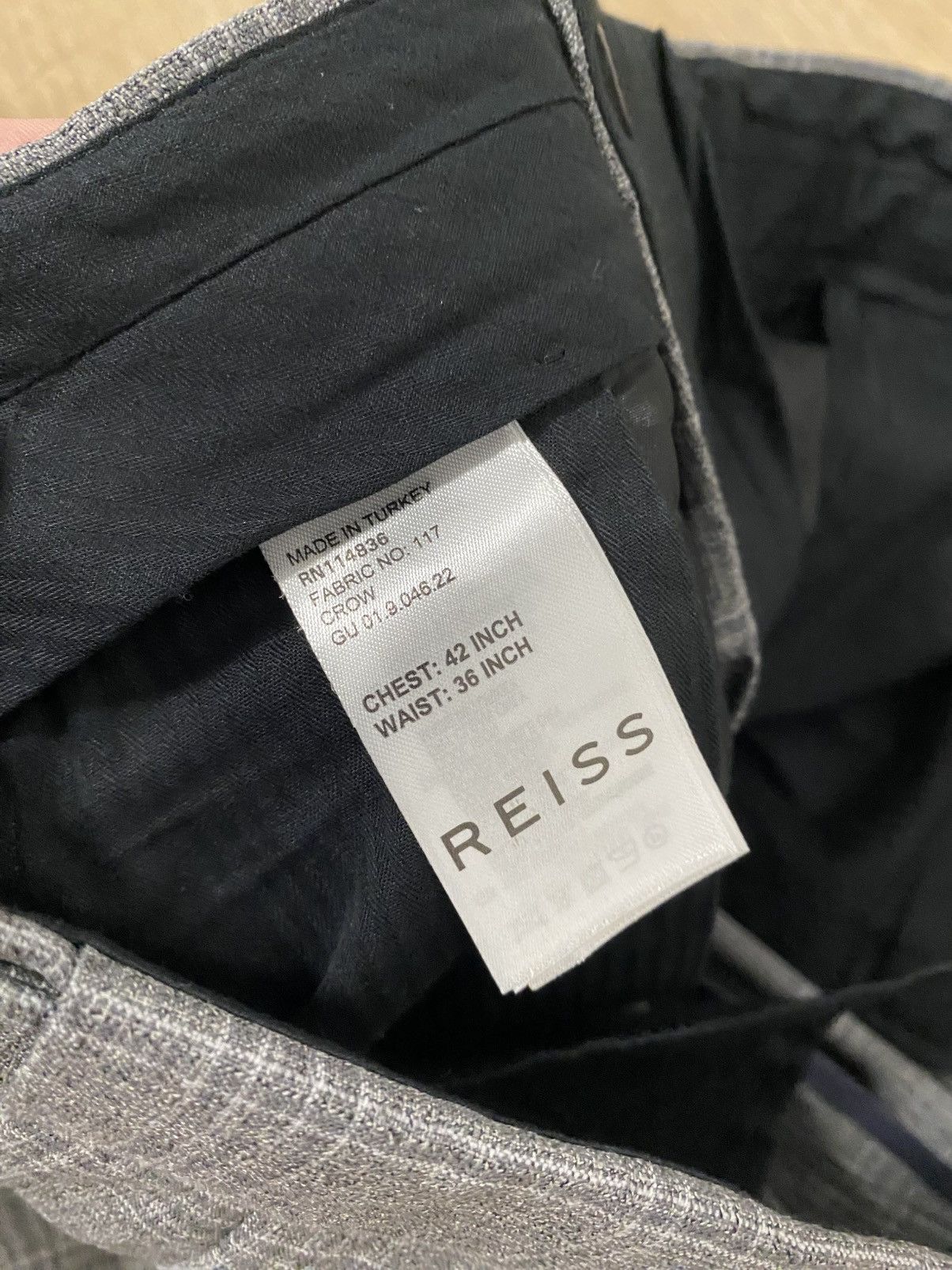 Reiss Reiss Three-piece Grey Checkered Wool Suit Size: 42R Size 42R - 22 Thumbnail
