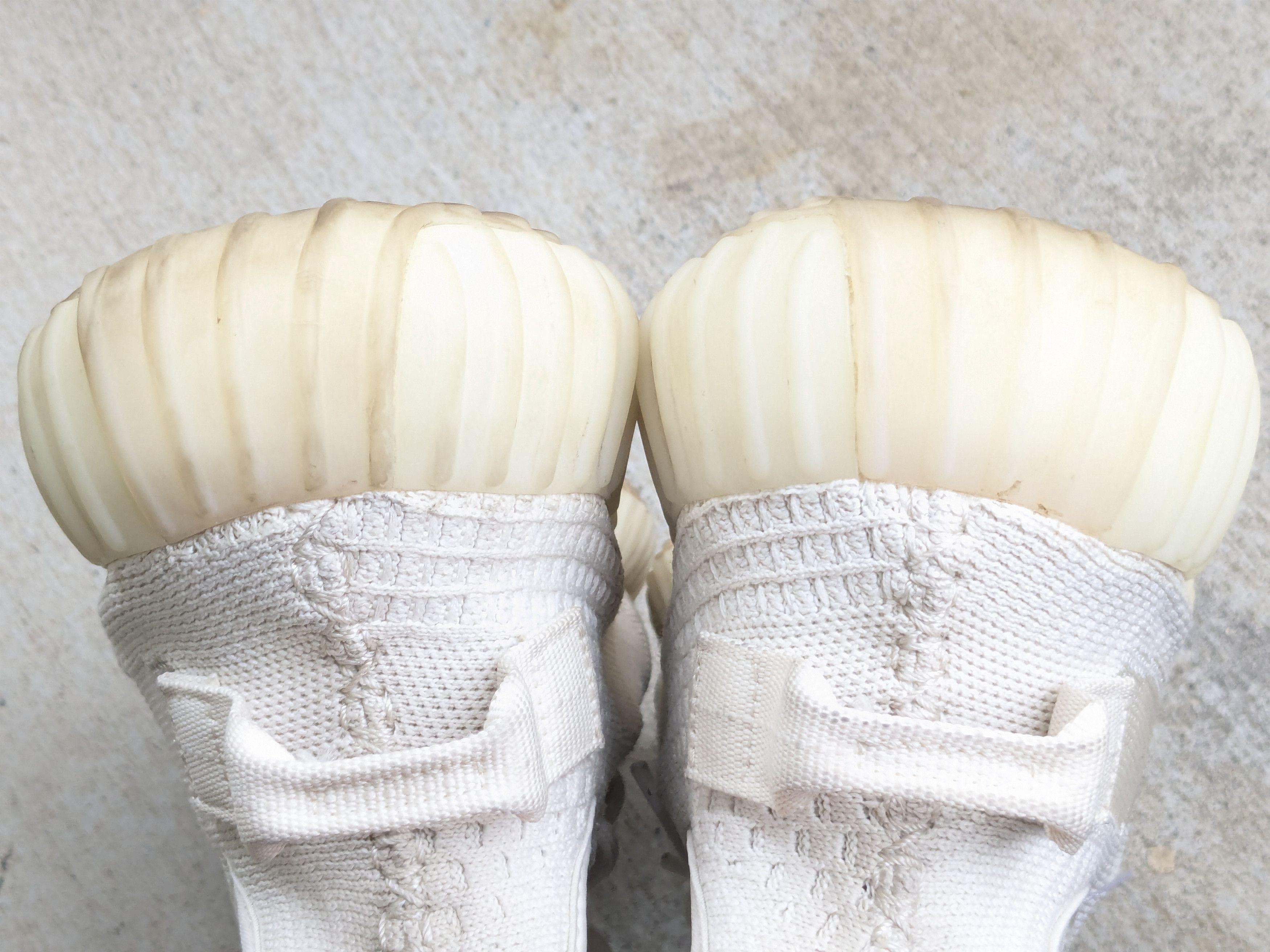 Adidas × Kanye West Adidas Yeezy Boost 350 V2 Bone HQ6316 Kanye West Size US 11.5 / EU 44-45 - 12 Thumbnail
