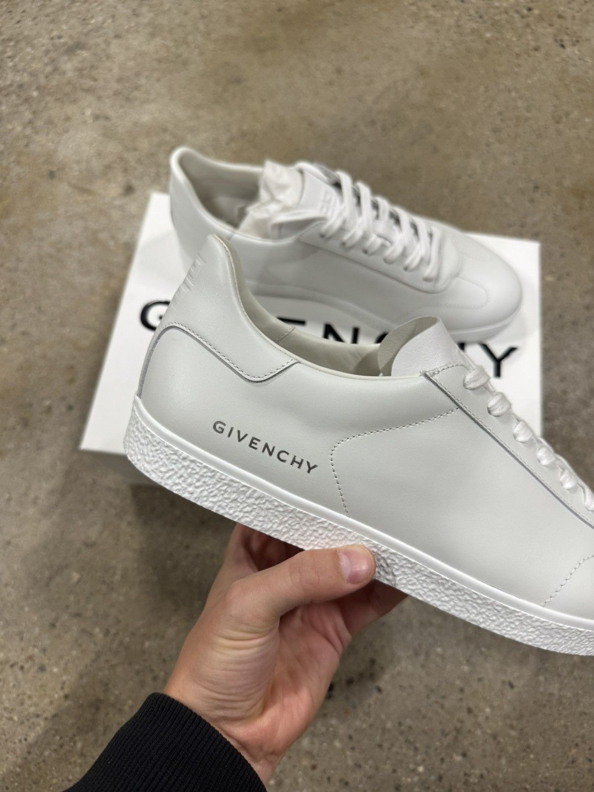 Givenchy Givenchy Leather Town Sneaker NEW 750$ Size US 9 / EU 42 - 2 Thumbnail