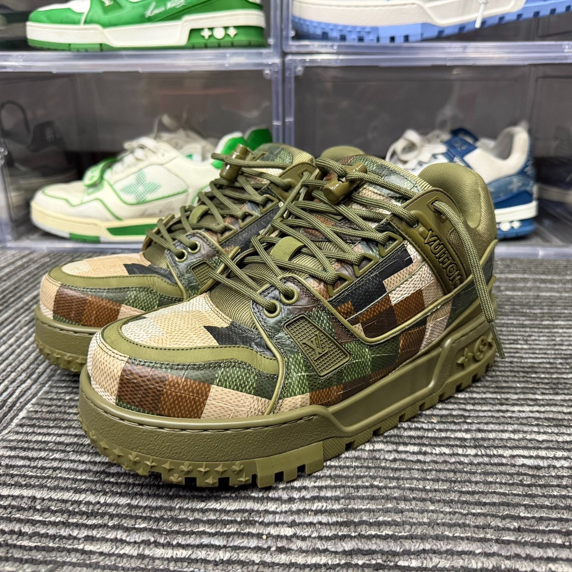 Louis Vuitton Louis Vuitton Training Green Lowtop Sneakers 6 Men Size US 6 / EU 39 - 1 Thumbnail