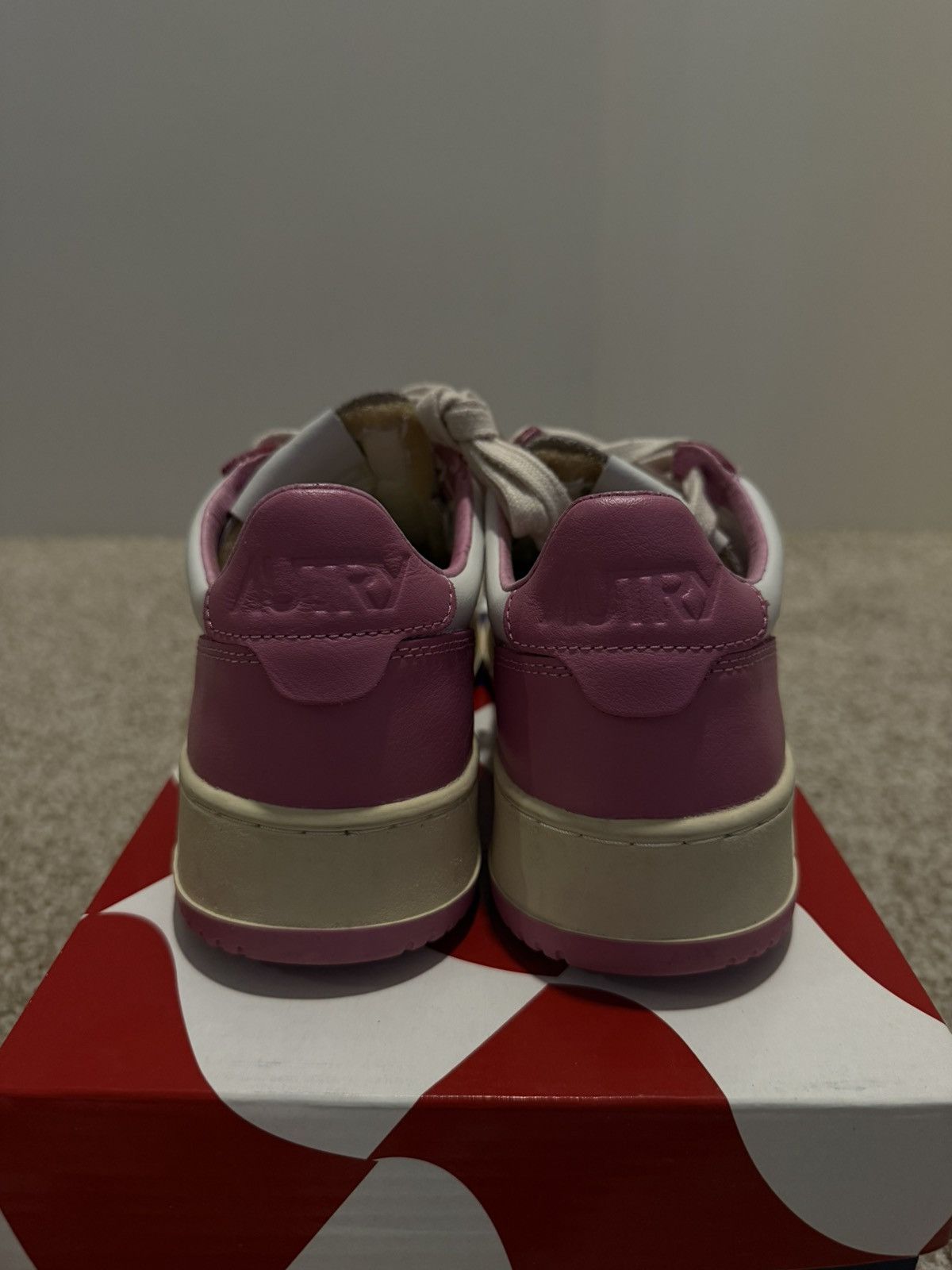 AUTRY AUTRY Pink Medalist Leather Sneakers Size 39 Size US 6.5 / EU 39-40 - 2 Thumbnail