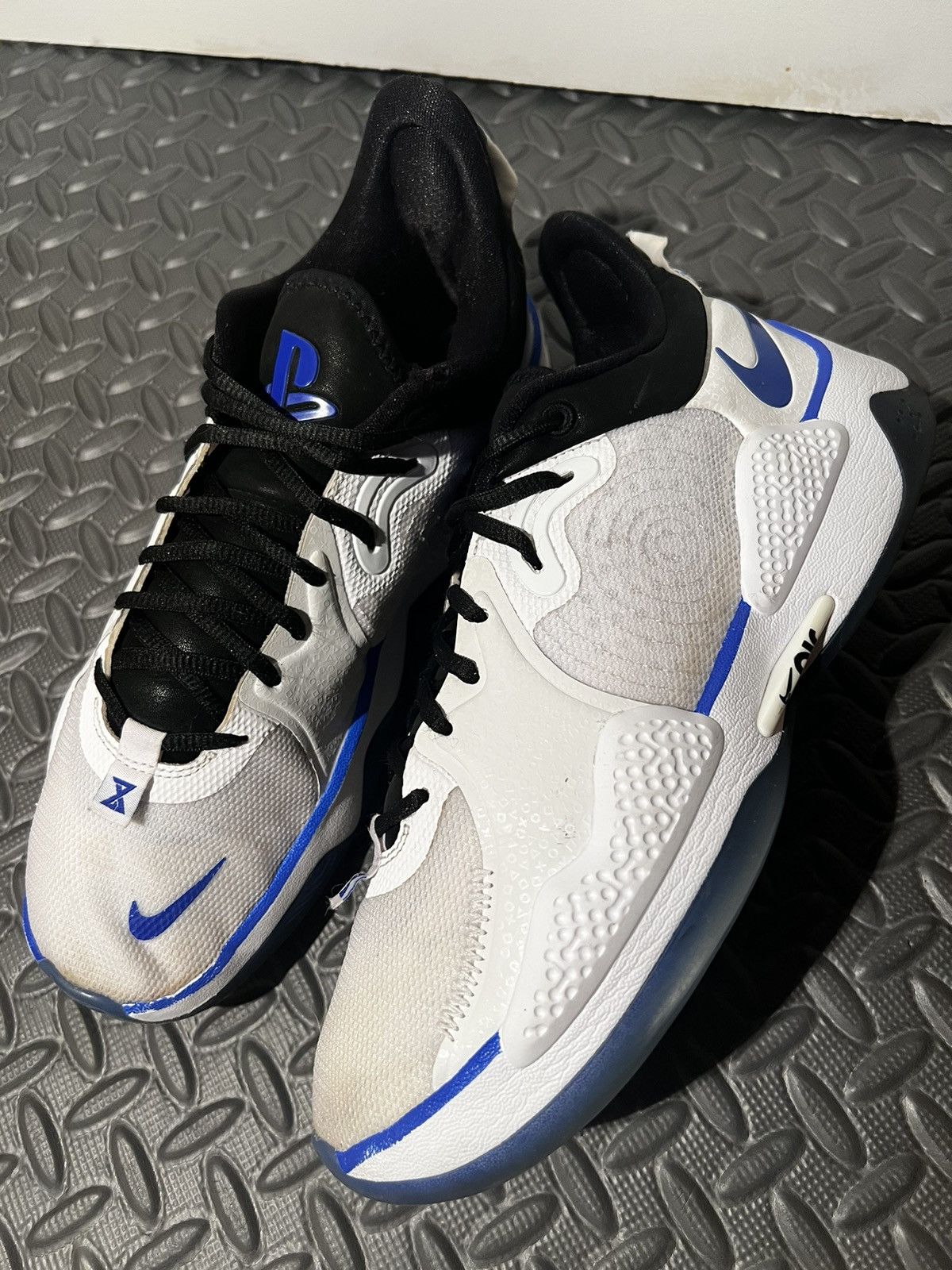 Nike CLEAN Nike PG5 Playstation White Size 10 Mens Shoes Size US 10.5 / EU 43-44 - 1 Thumbnail