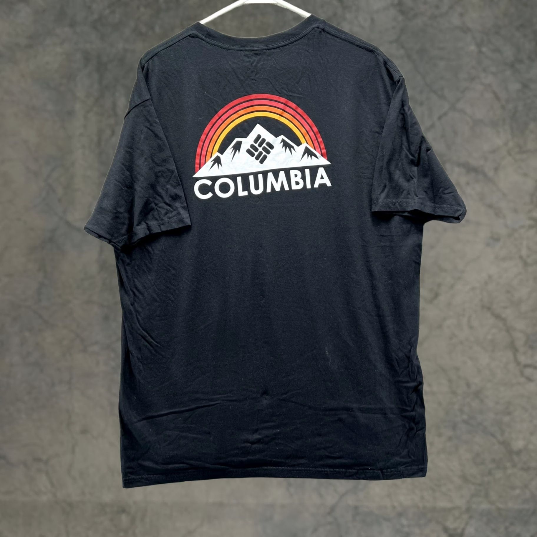 Rainbow Columbia Shirt Mens XL Black Mountain Rainbow Back Graphic Tee Outdoor Nature Crew Neck Short Sleeve Size US XL / EU 56 / 4 - 1 Thumbnail